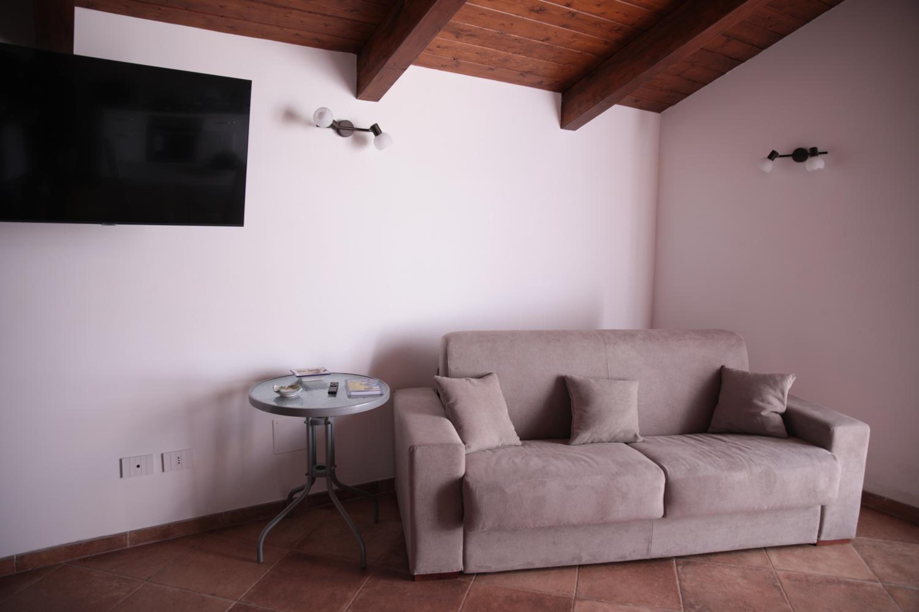 Penthouse Apartment - Photo 13