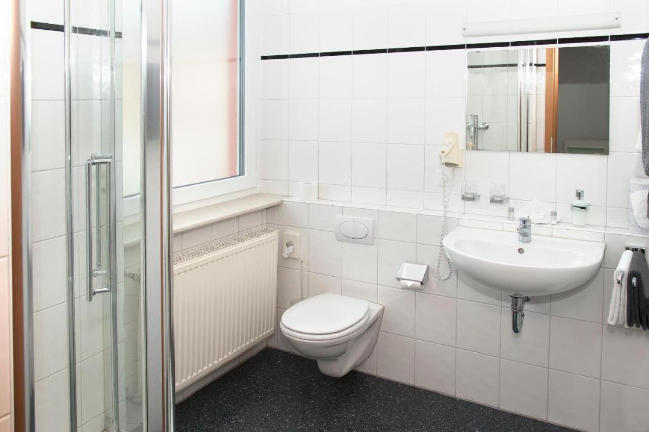 Basic Triple Room photo 3