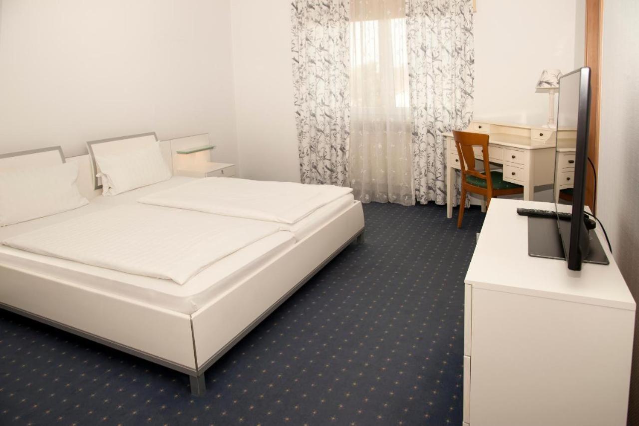 Double Room - Photo 3