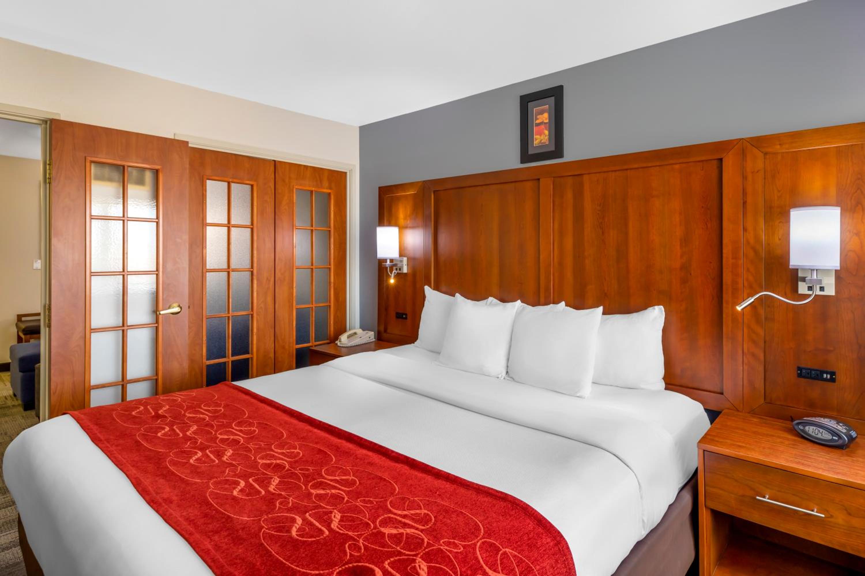 King Suite - Disability Access/Non-Smoking