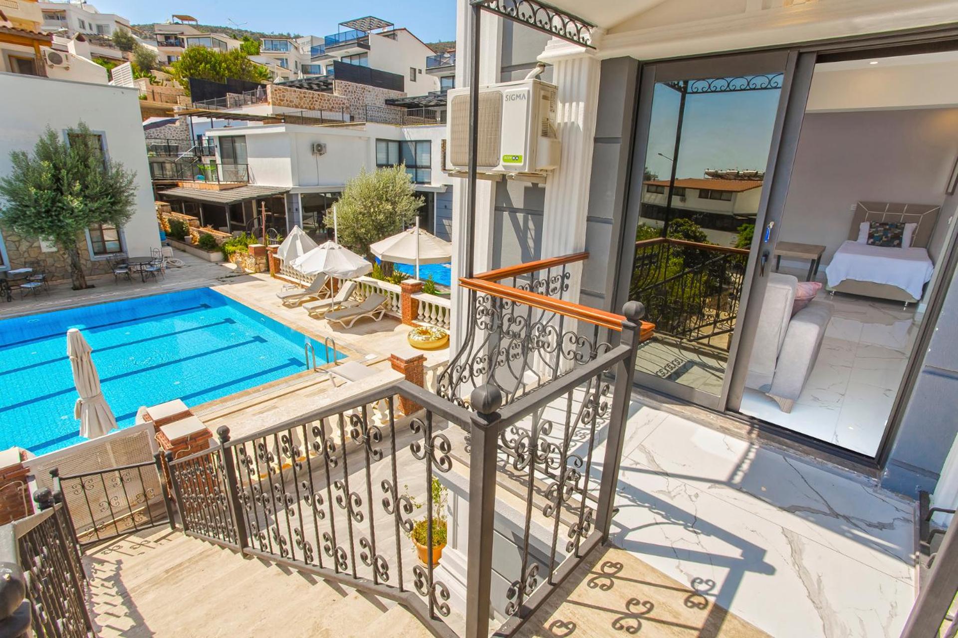 Apartment with Pool View  - Photo 9