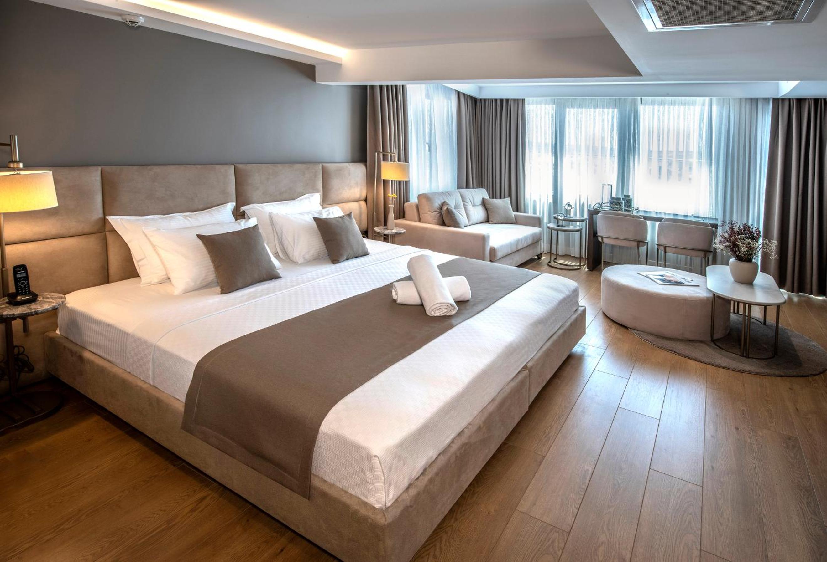 Suite with Balcony photo 1