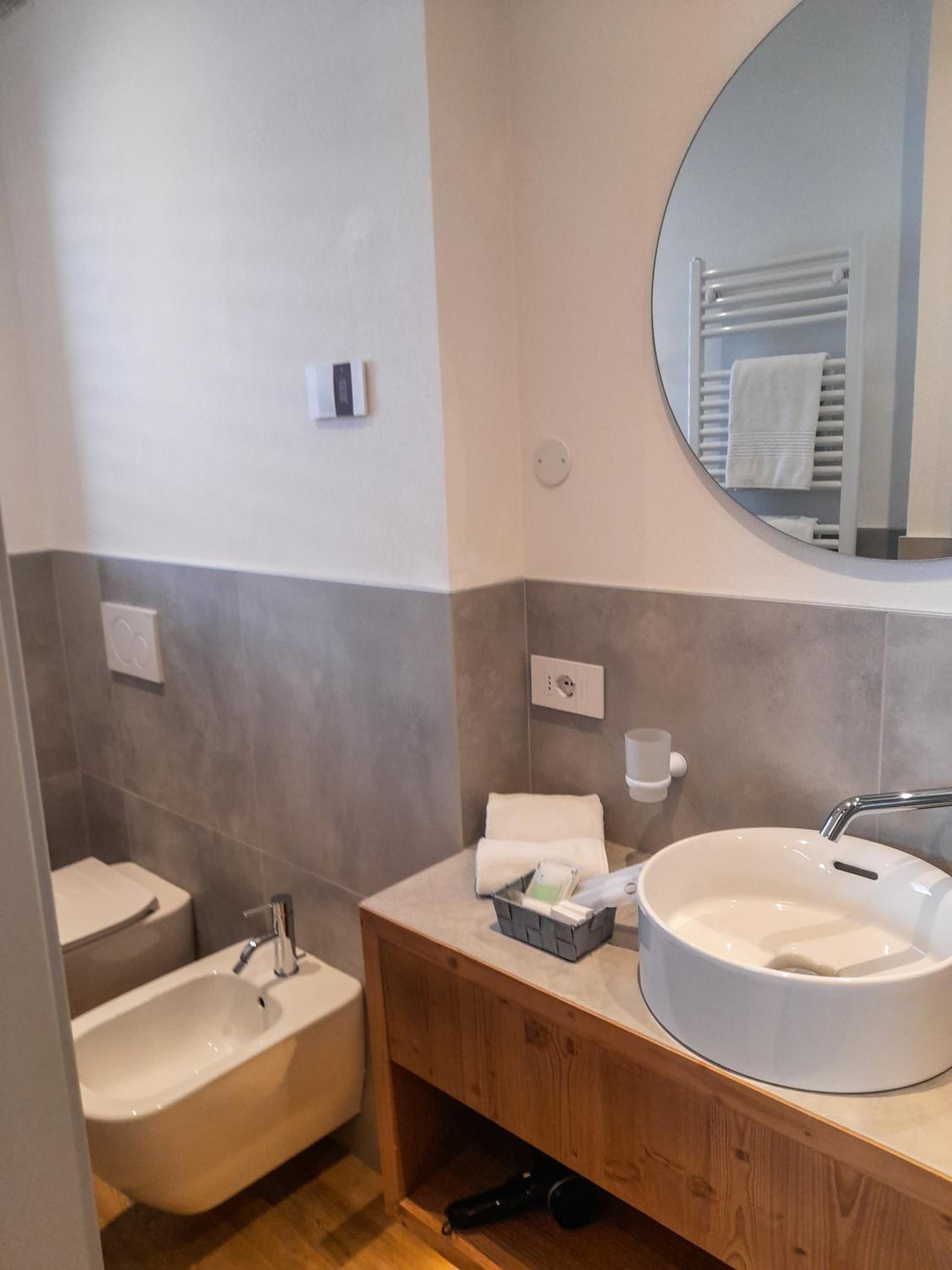 Double Room - Photo 7