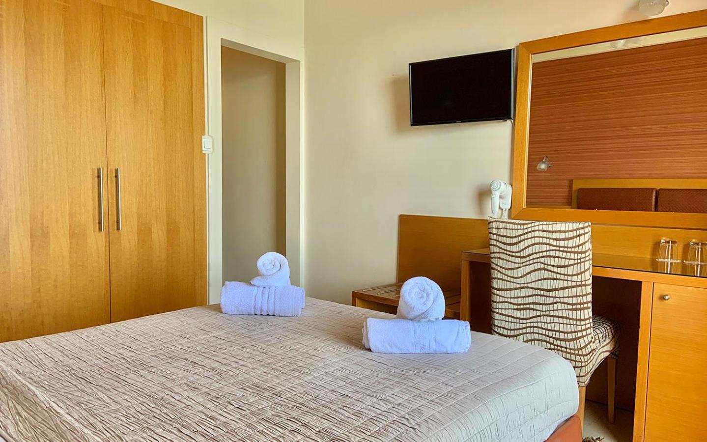 Economy Double or Twin Room photo 2
