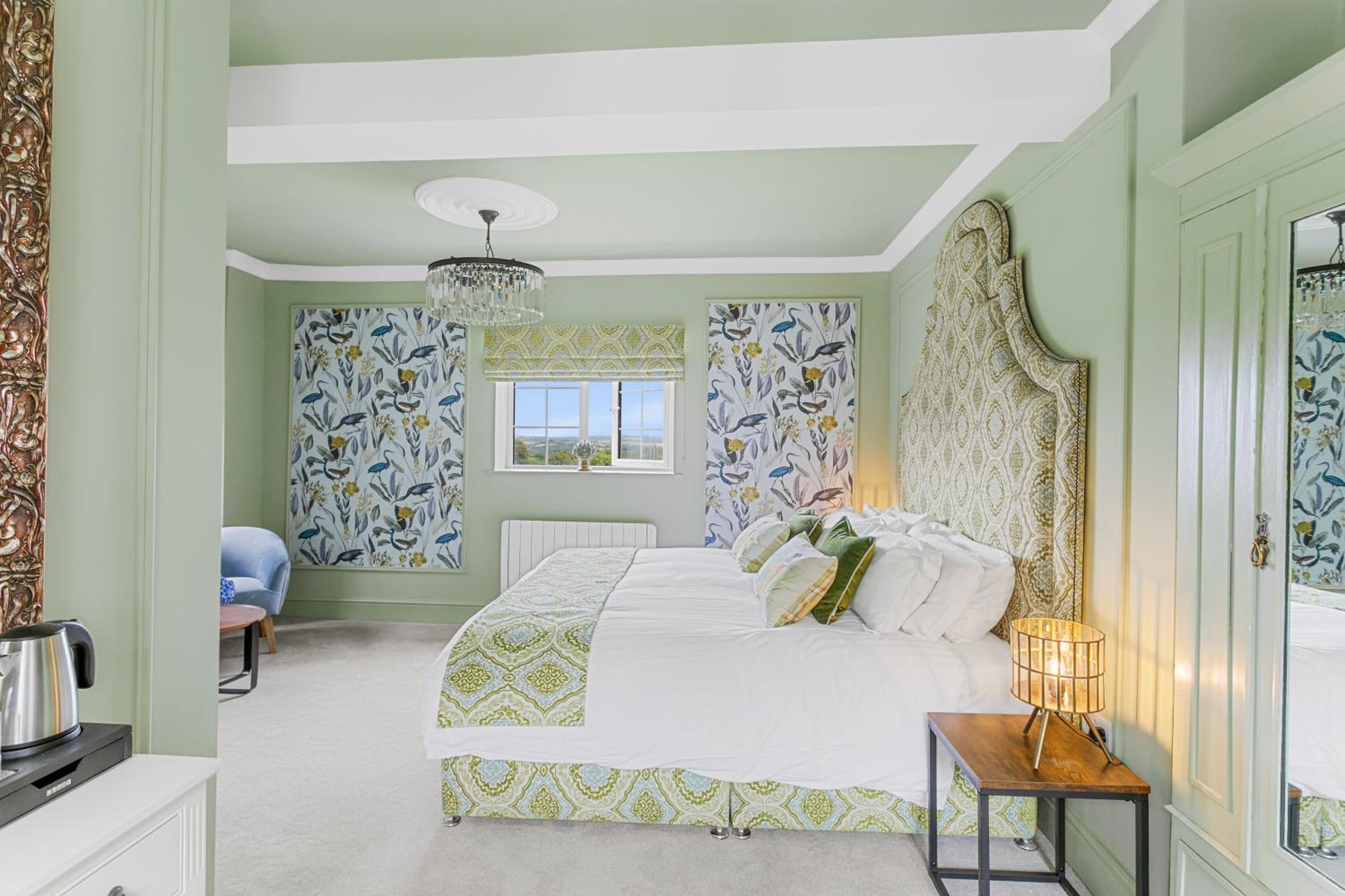 Superior King Room - Photo 7