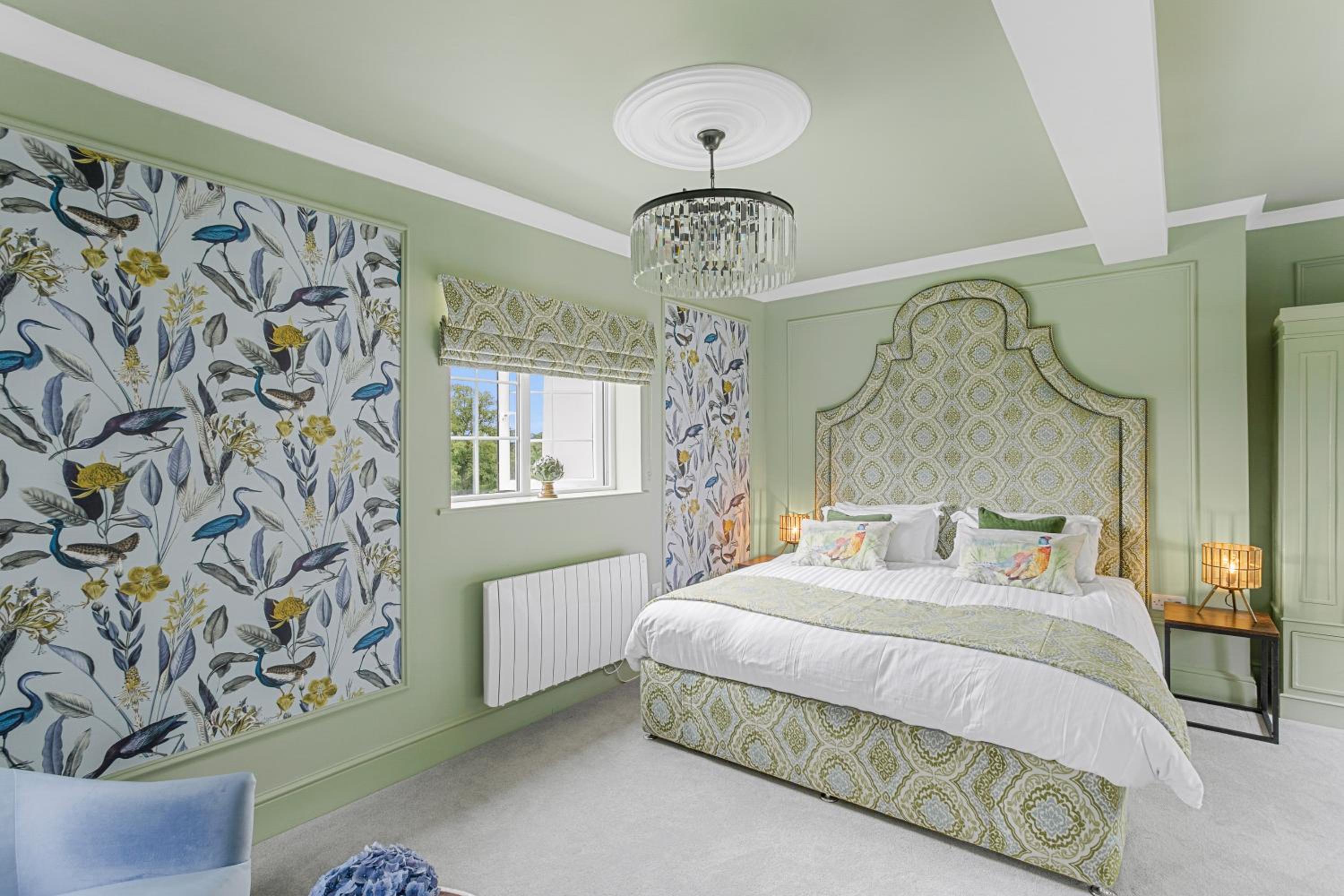 Superior King Room - Photo 3