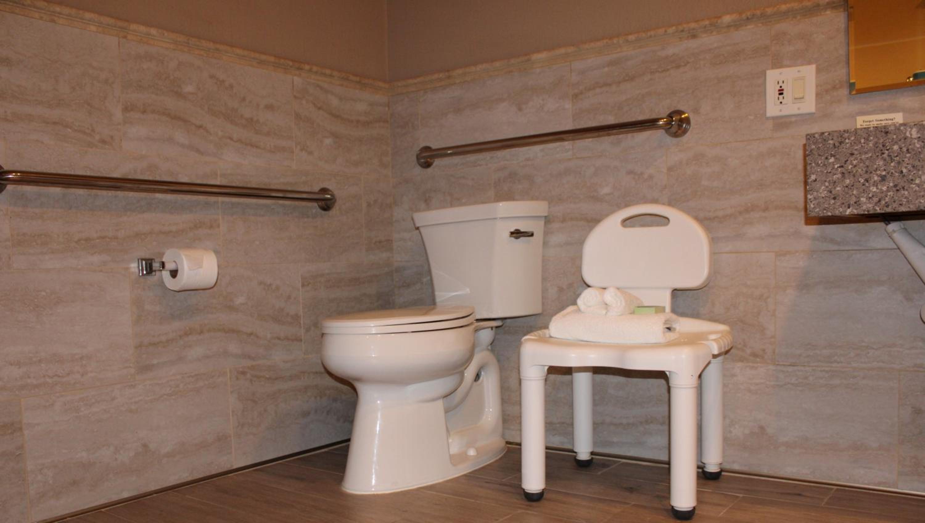 Queen Room - Disability Access - Photo 5