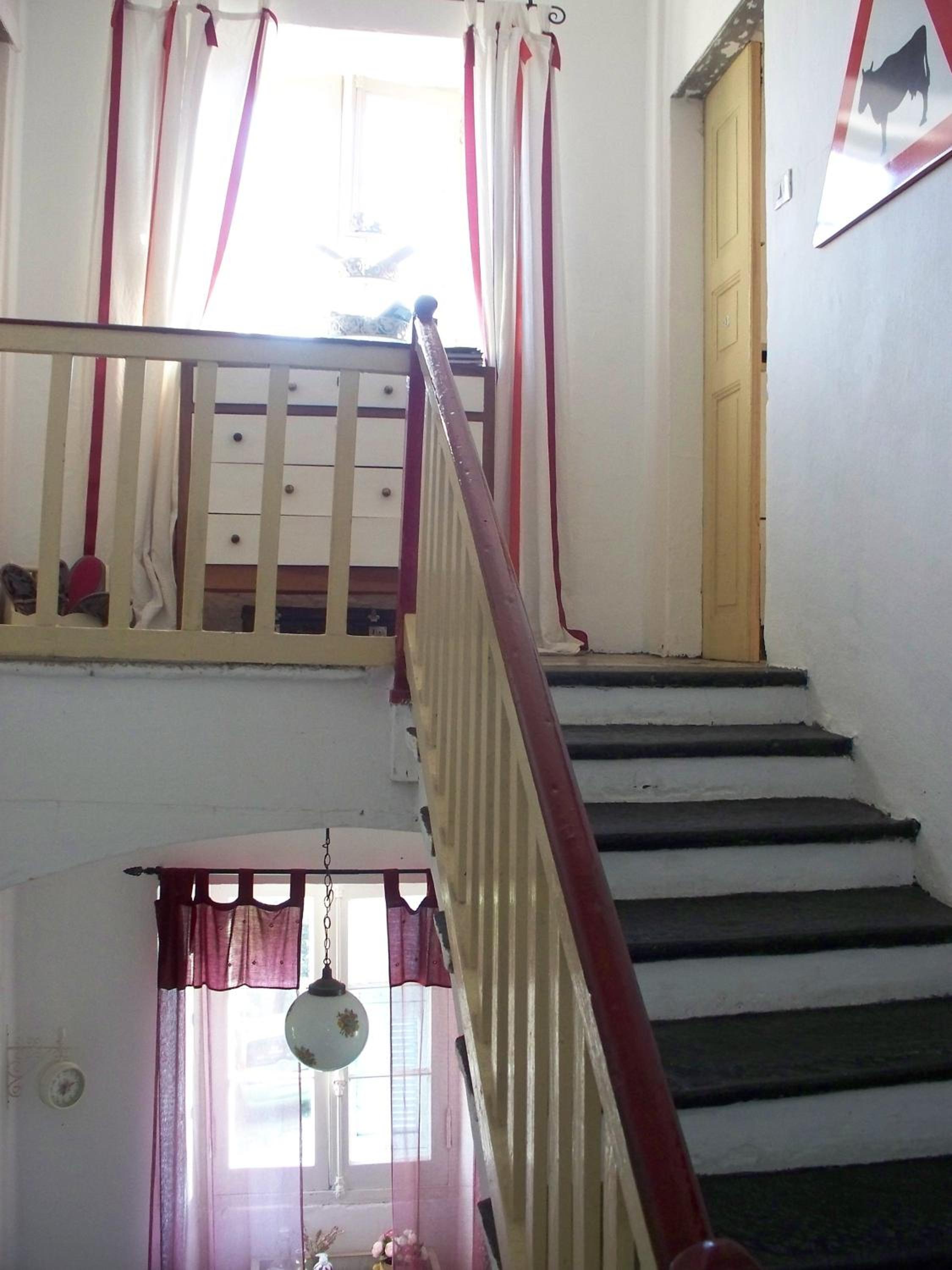 Double Room with Private Bathroom - Photo 10