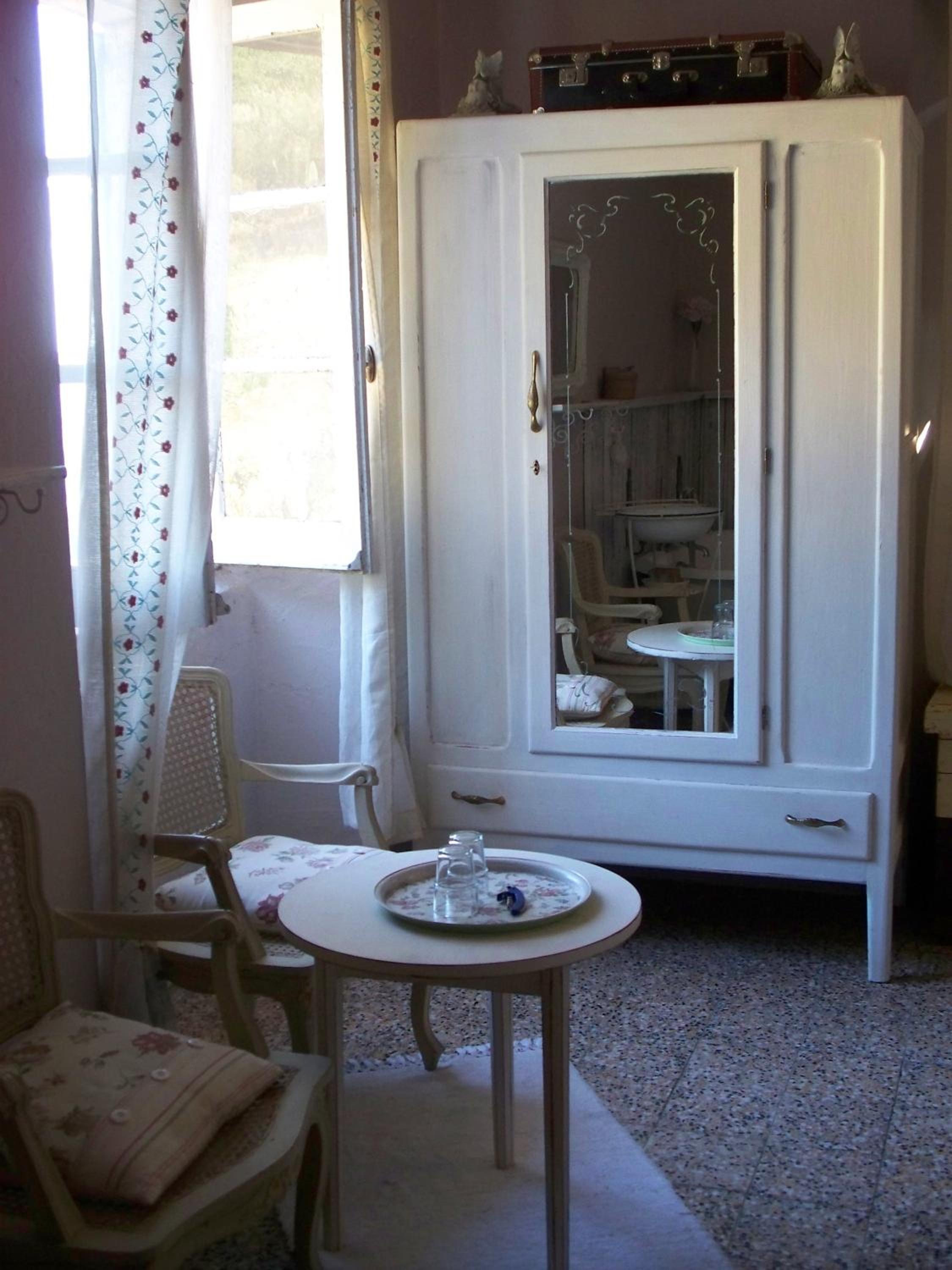 Double Room with Shared Bathroom photo 3