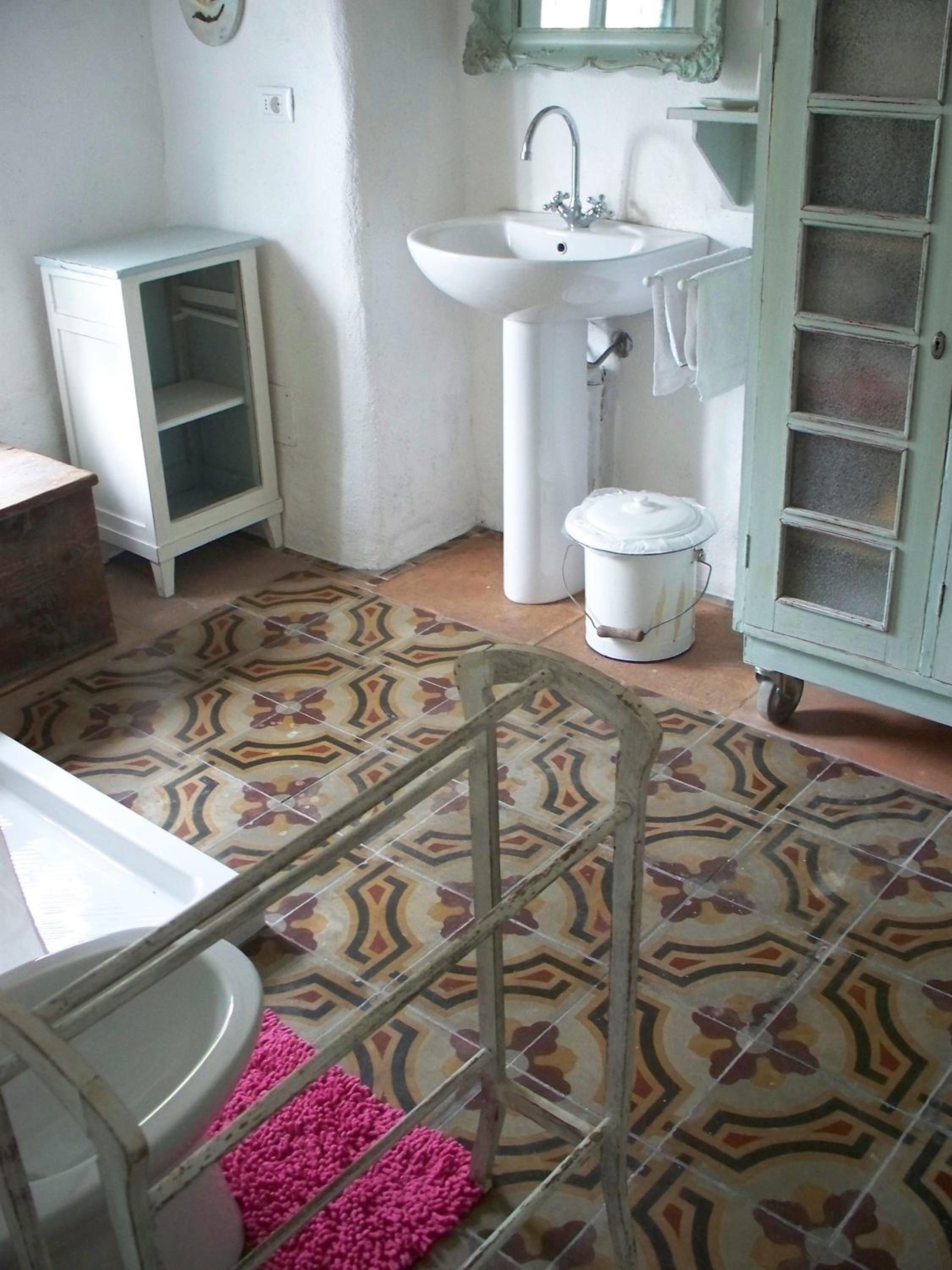 Double Room with Private Bathroom - Photo 8