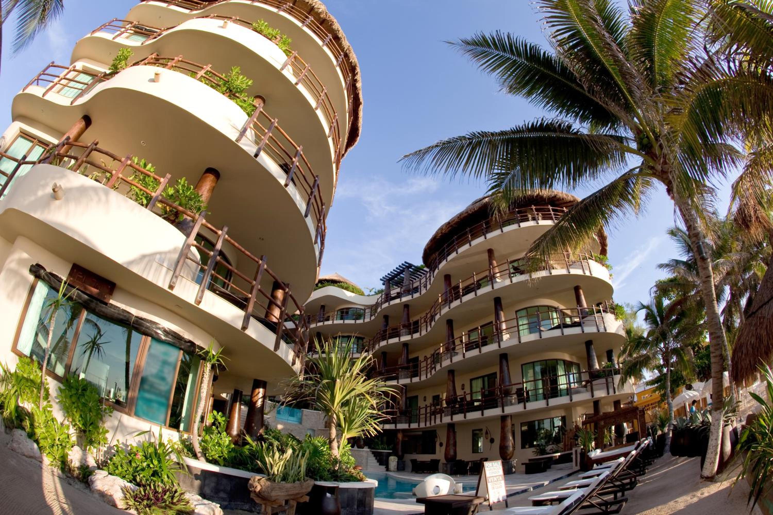 Three Bedroom Premium Partial Sea View photo 3