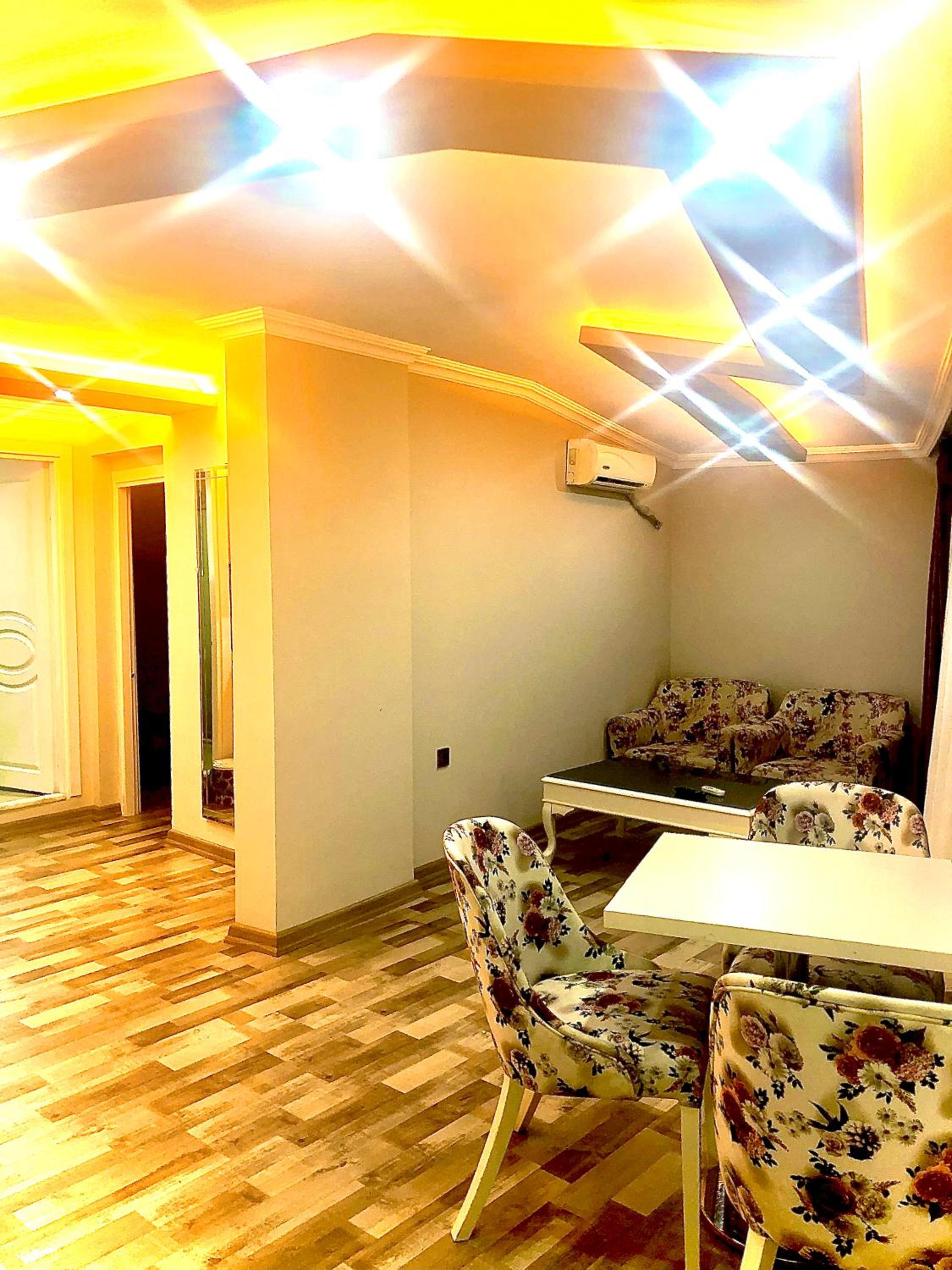 Deluxe Room (2 Adults + 1 Child)