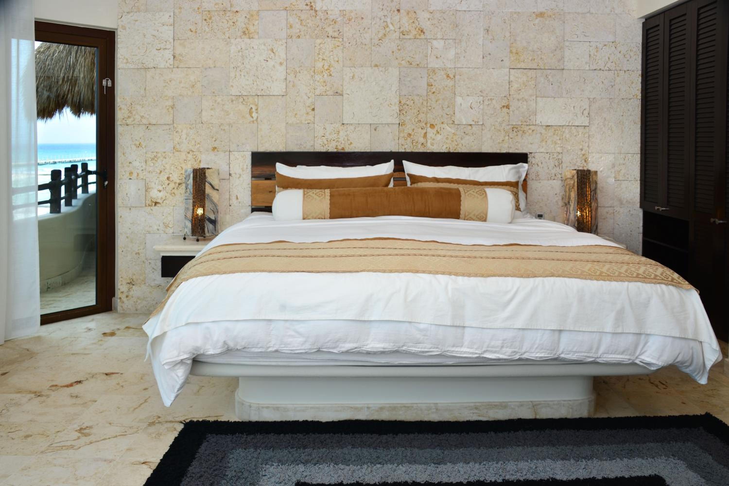 Two-Bedroom Suite with Partial Sea View - Penthouse photo 1