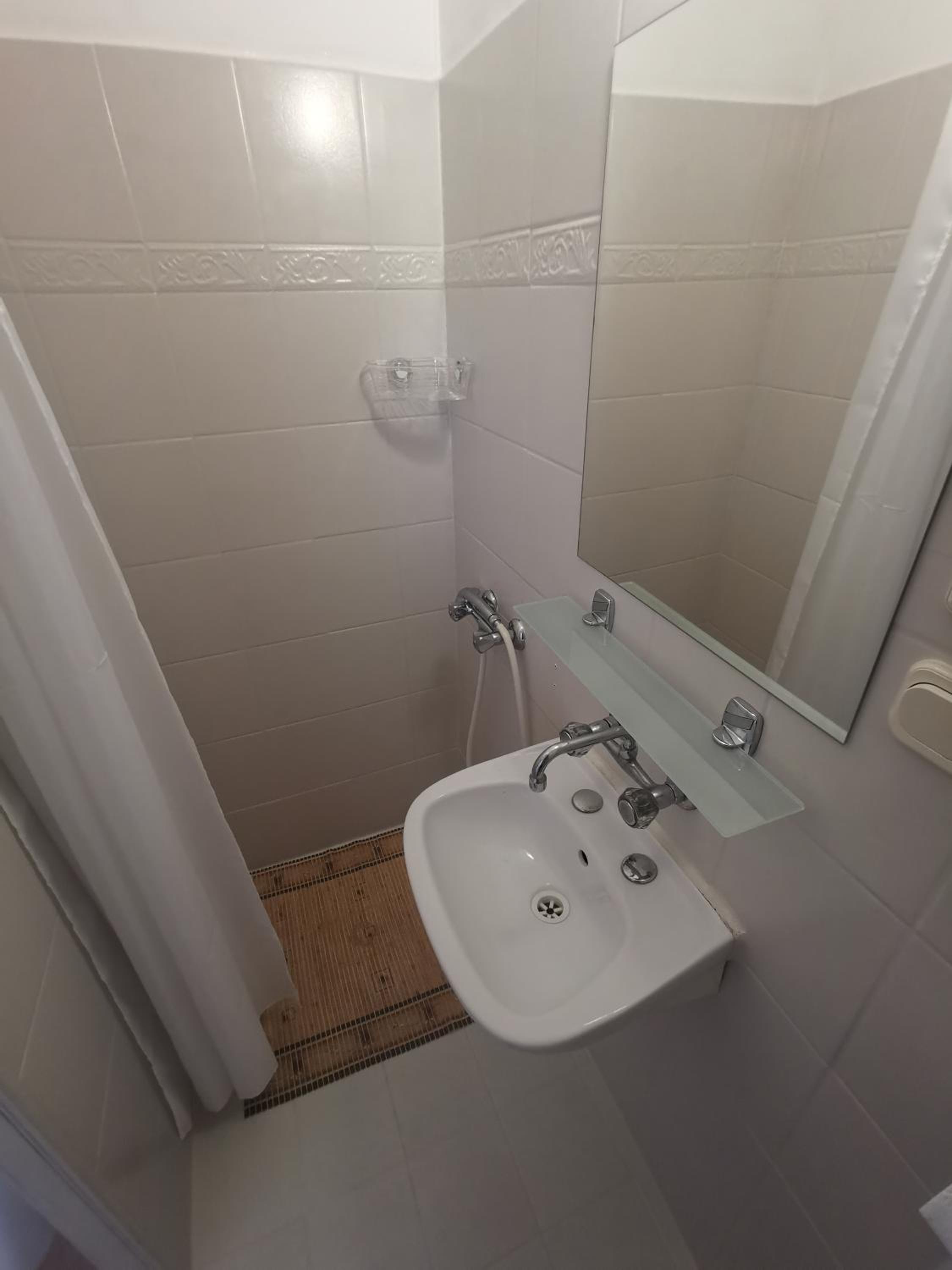 Double or Twin Room with Balcony - Photo 1