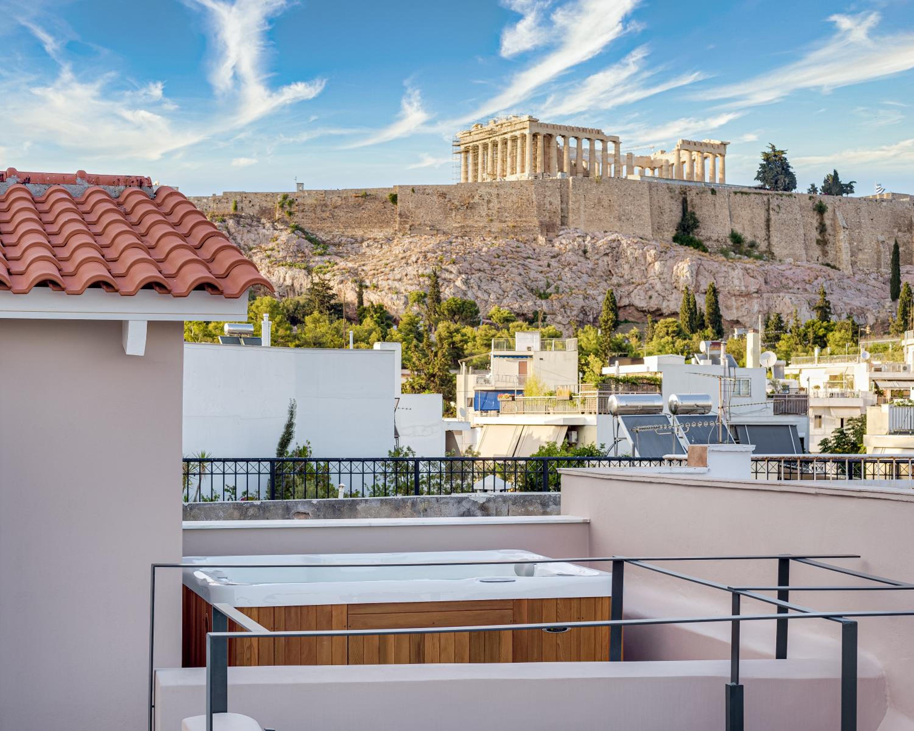 Three-Bedroom Suite with Rooftop Hot Tub photo 3