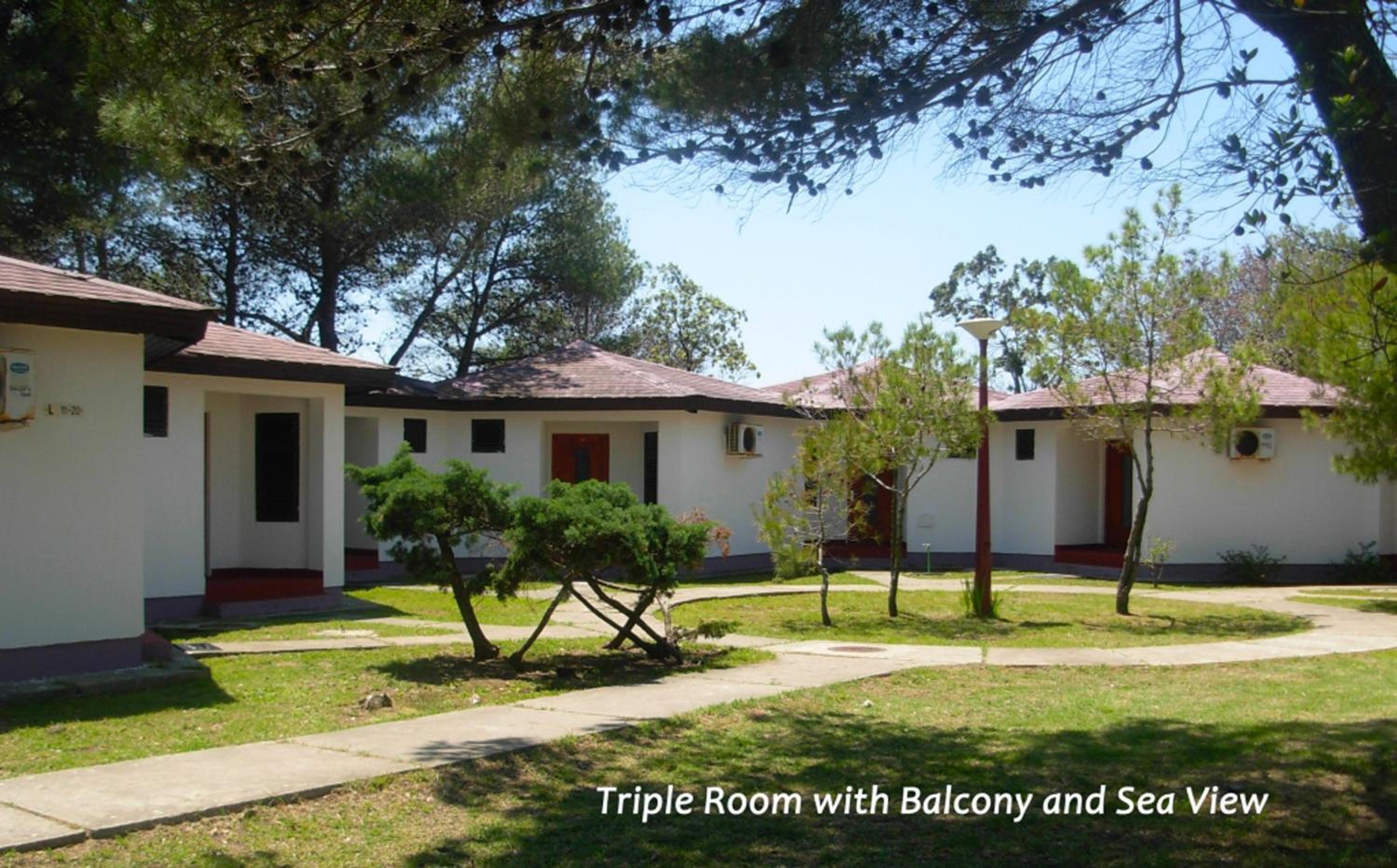 Bungalow with balcony - Photo 17