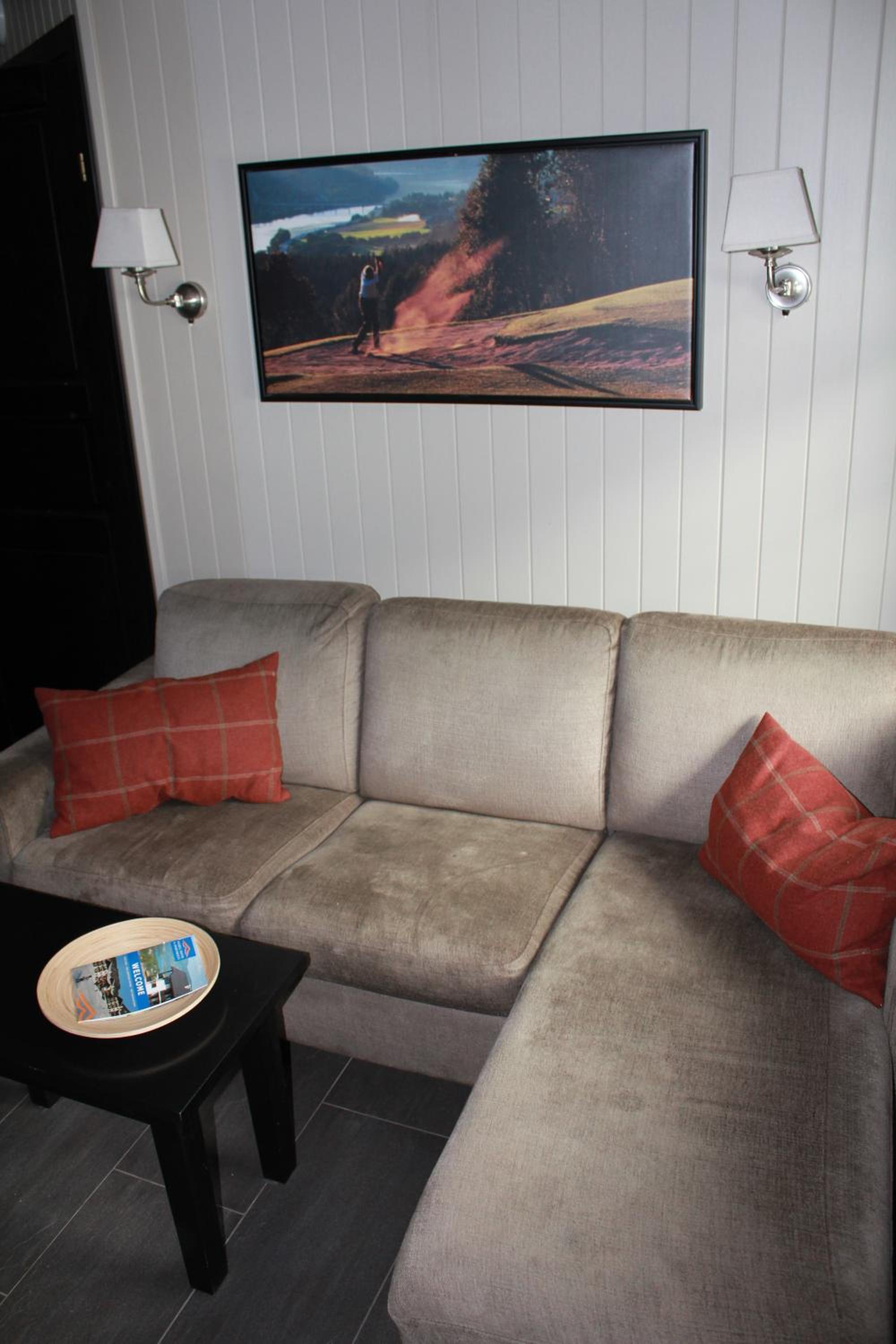 Two-Bedroom Apartment - Photo 4