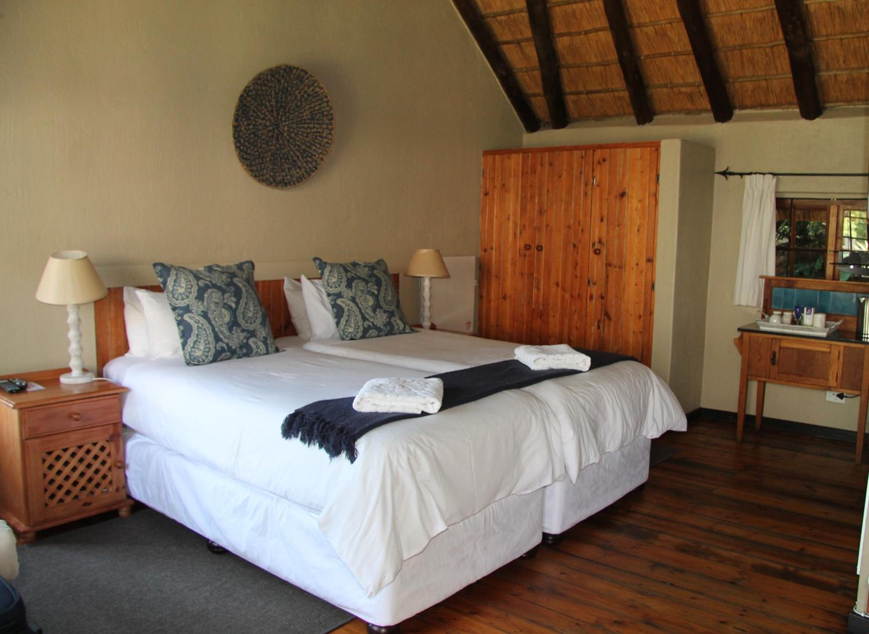 Standard Twin Room - Photo 7