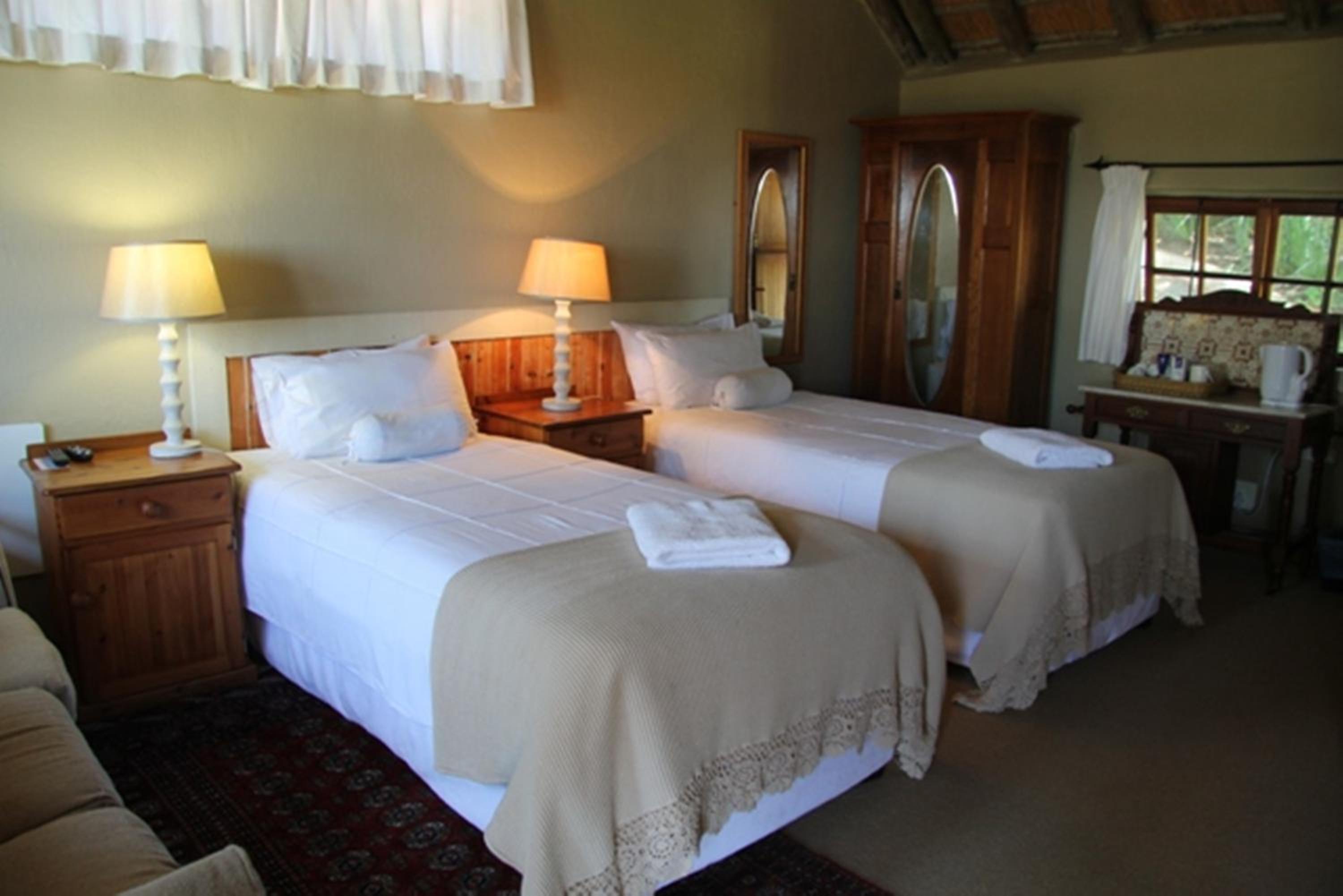 Standard Twin Room - Photo 1