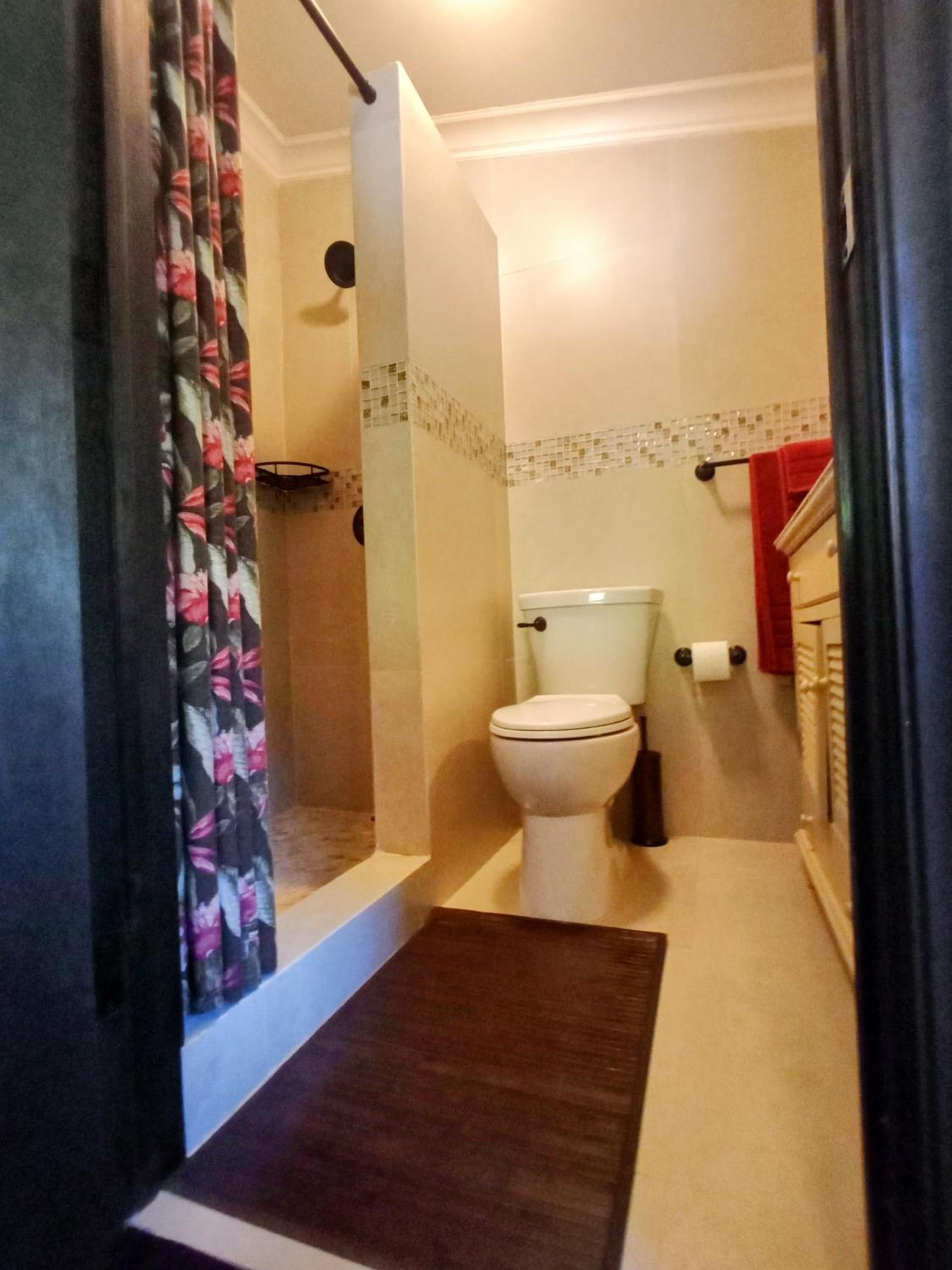 Queen Room photo 3