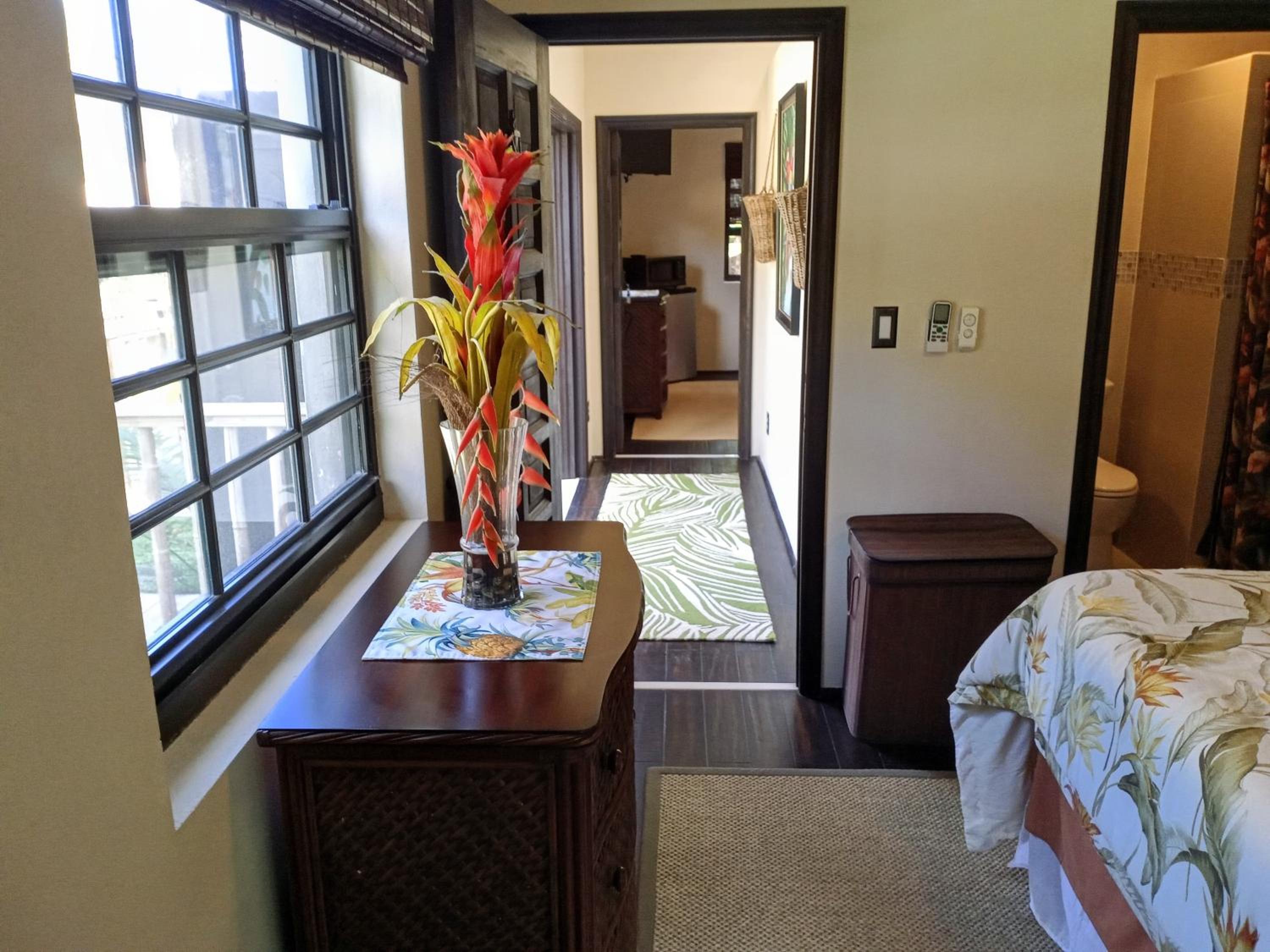Queen Room photo 2