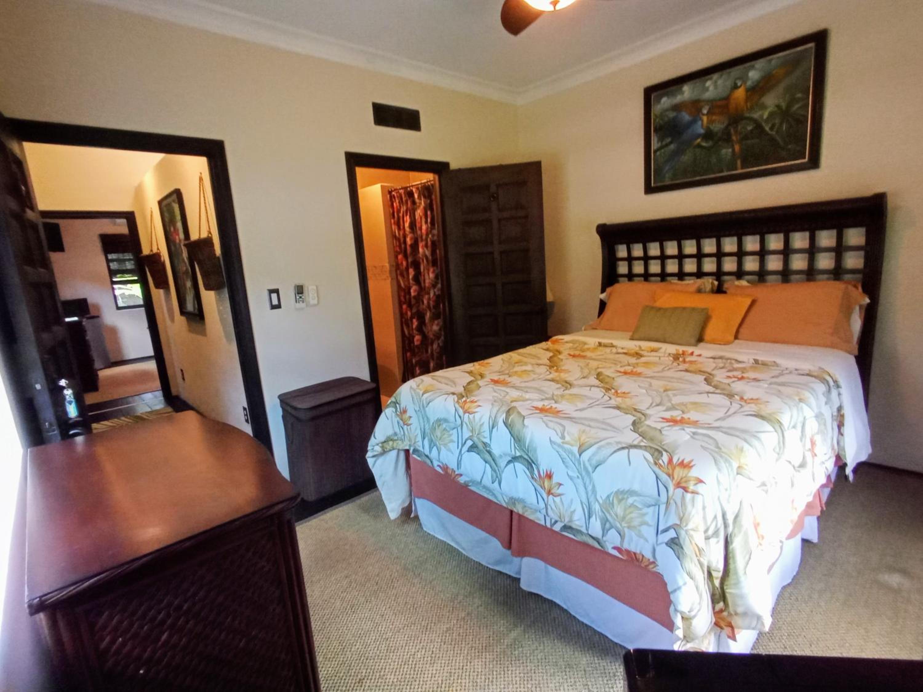 Queen Room photo 3