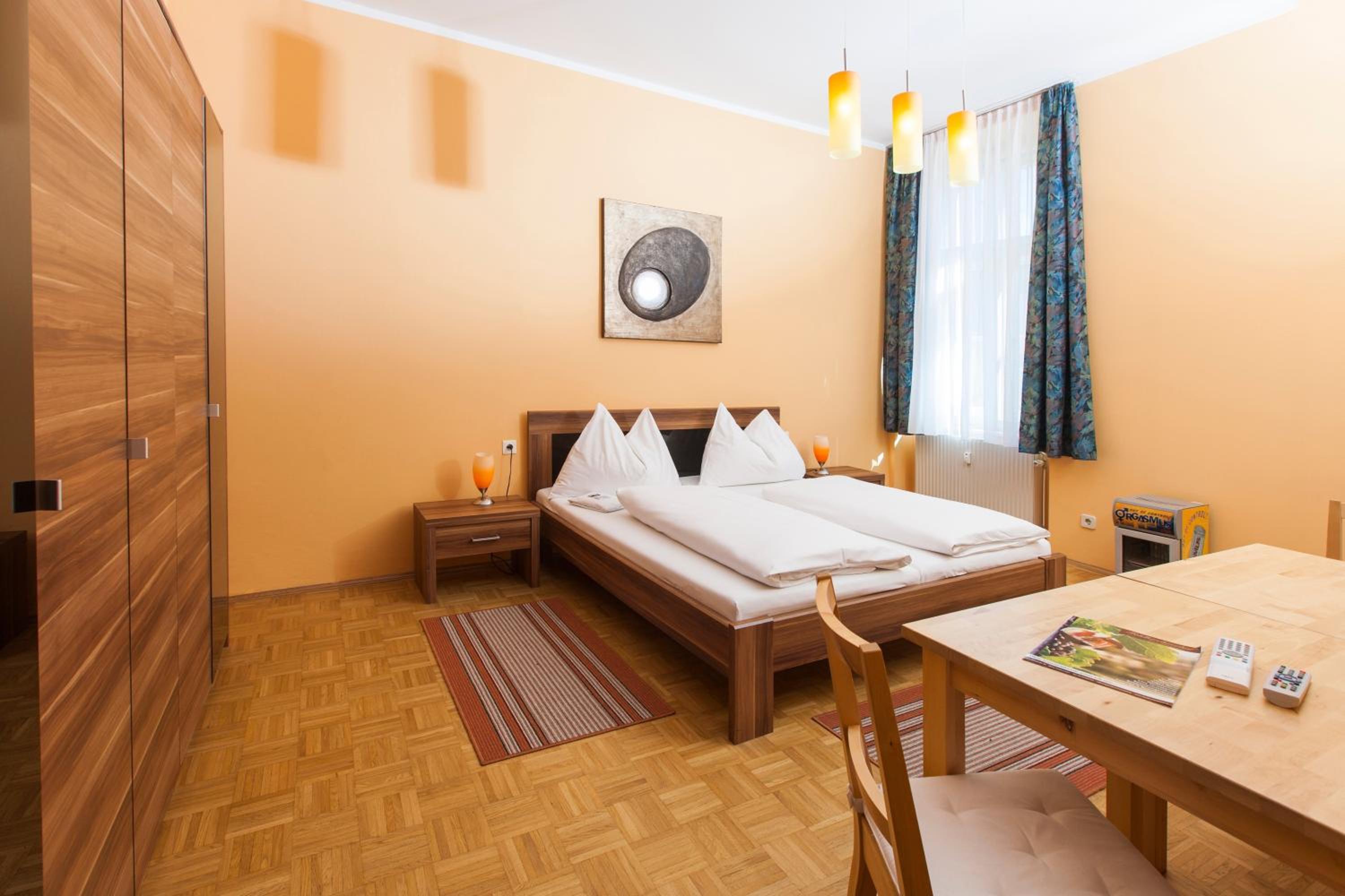 Double Room - Photo 3