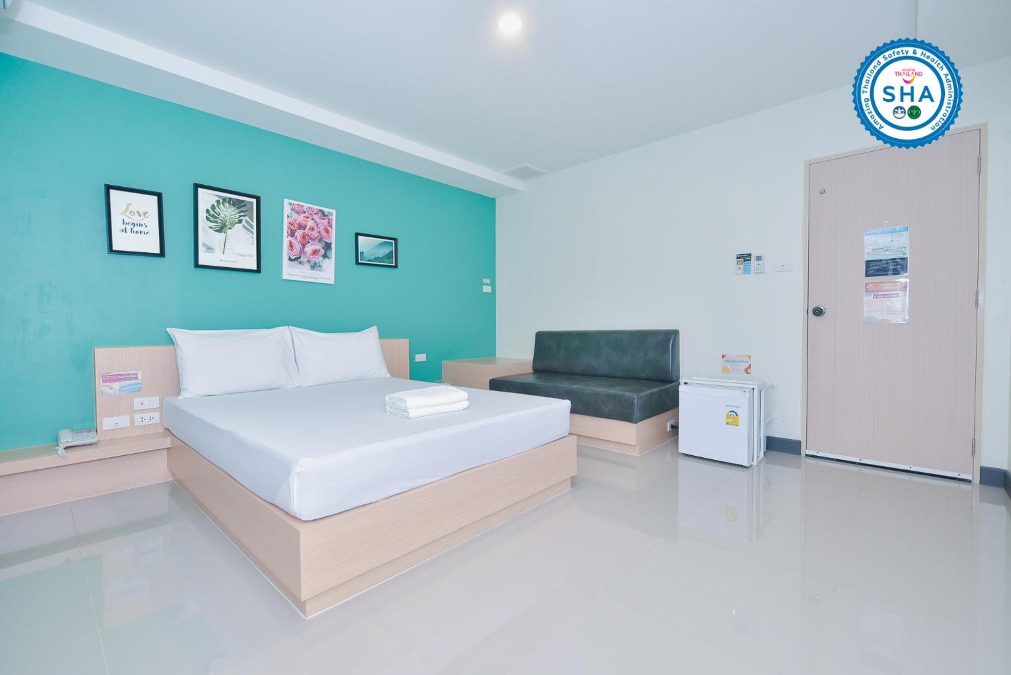 Budget Double Room - Photo 13