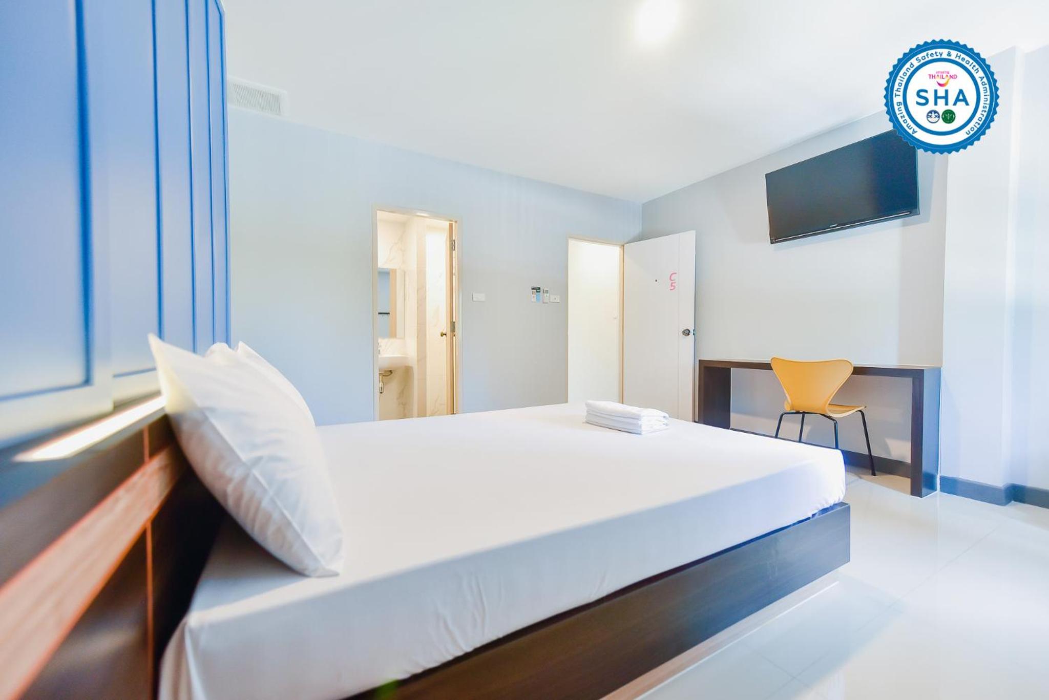 Budget Double Room - Photo 8