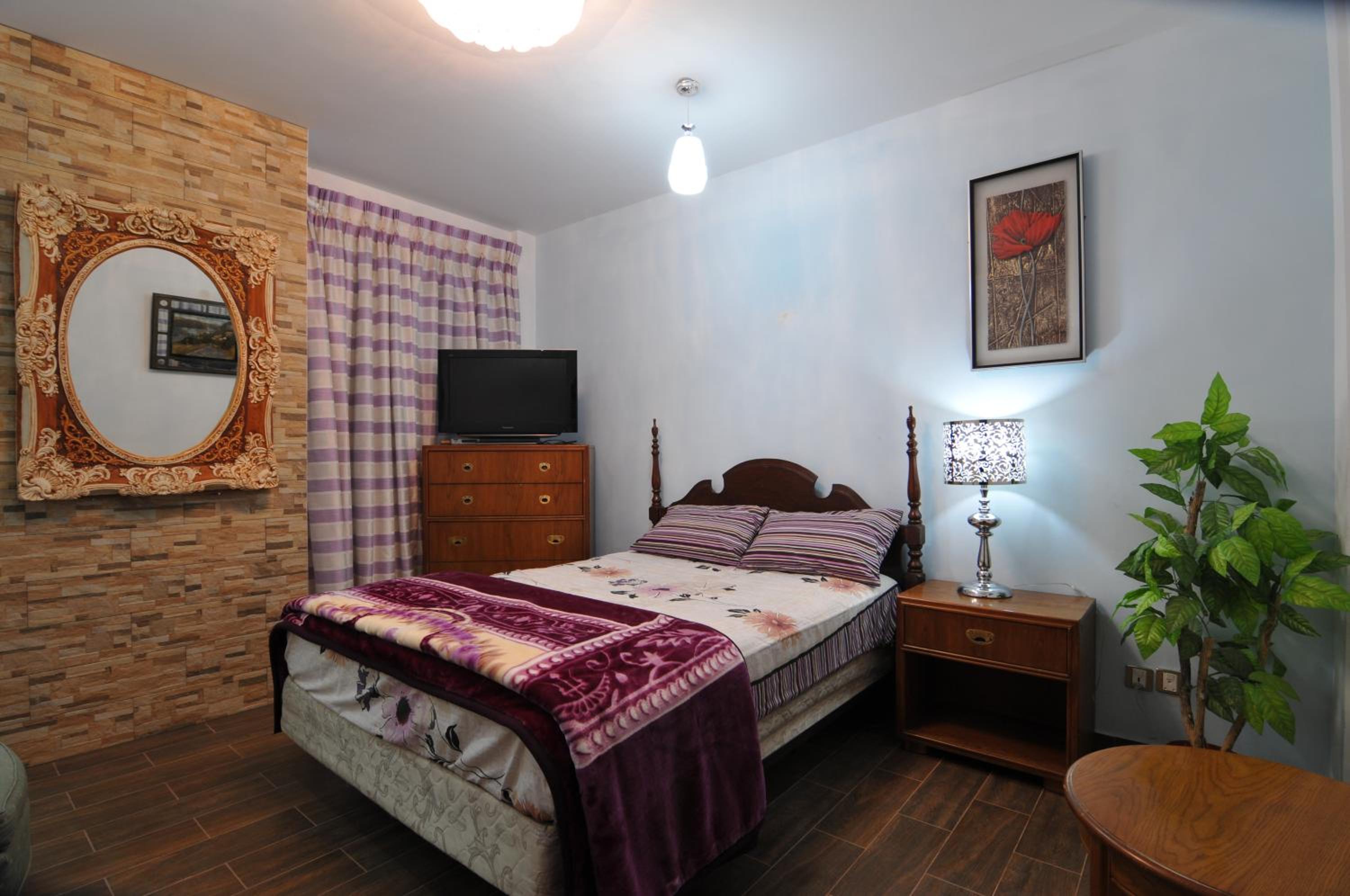 Deluxe Double Room (2 Adults + 1 Child)