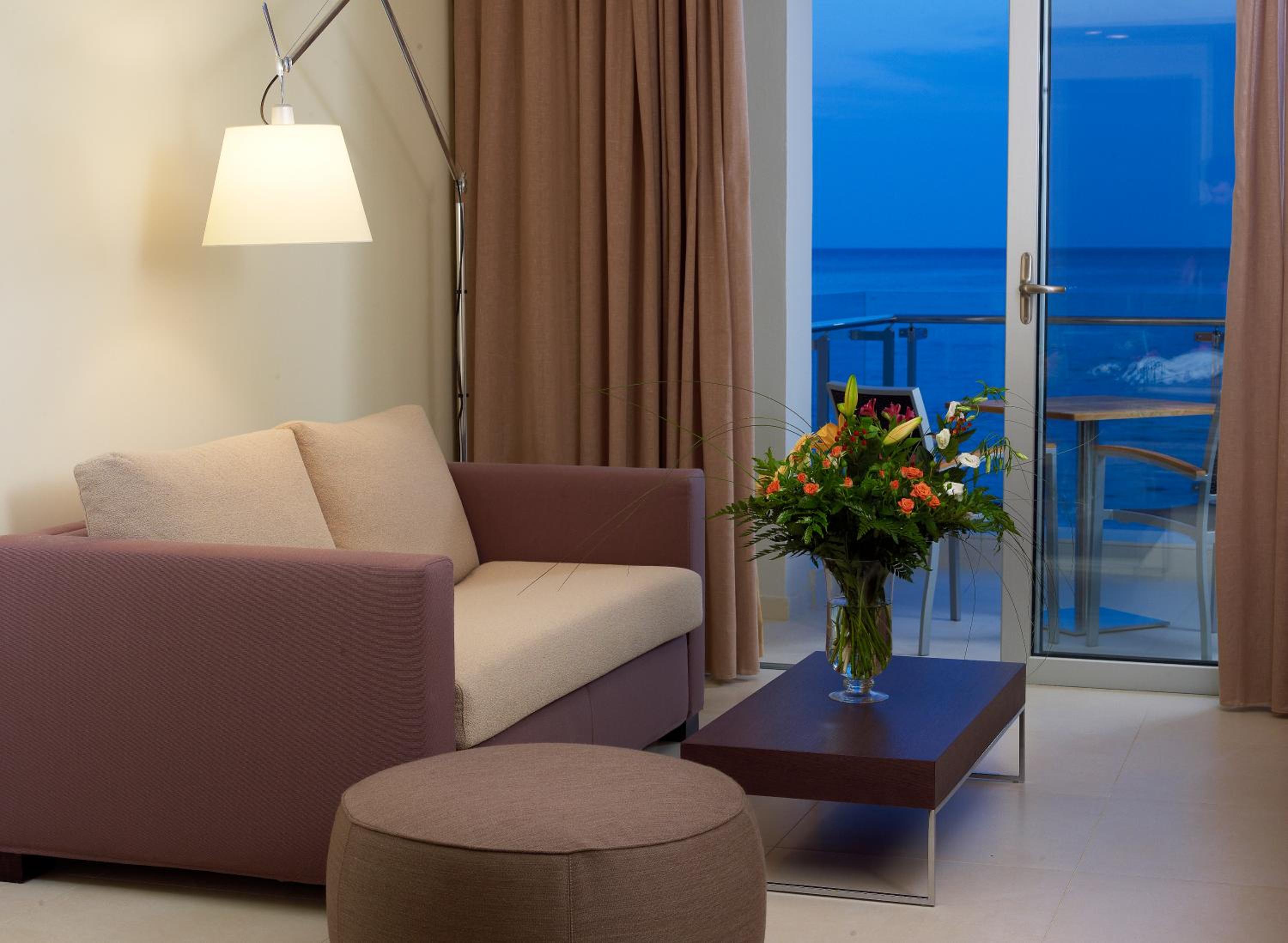 Junior Suite with Sea View - Photo 4