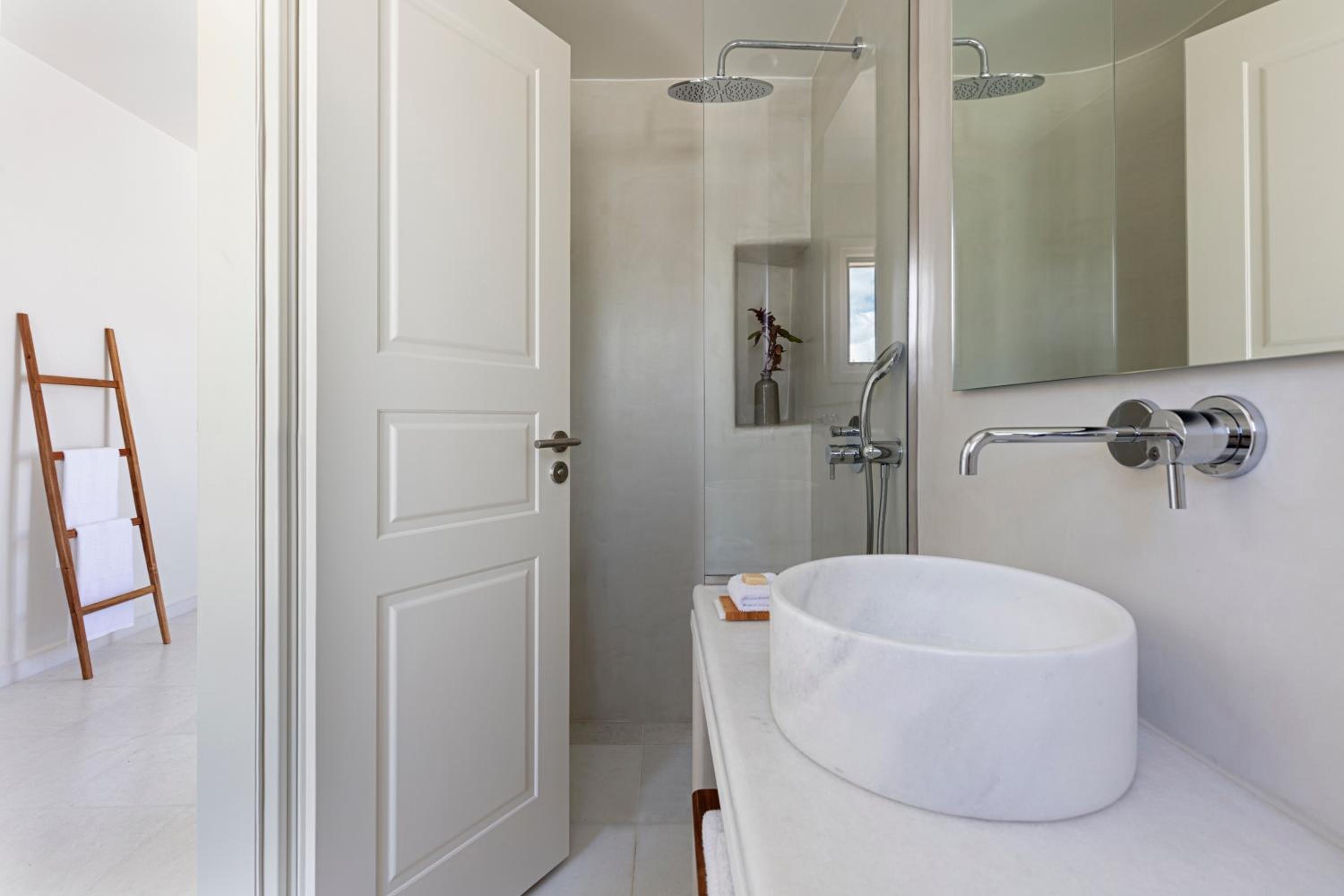 Deluxe Sea View Suite - Photo 16