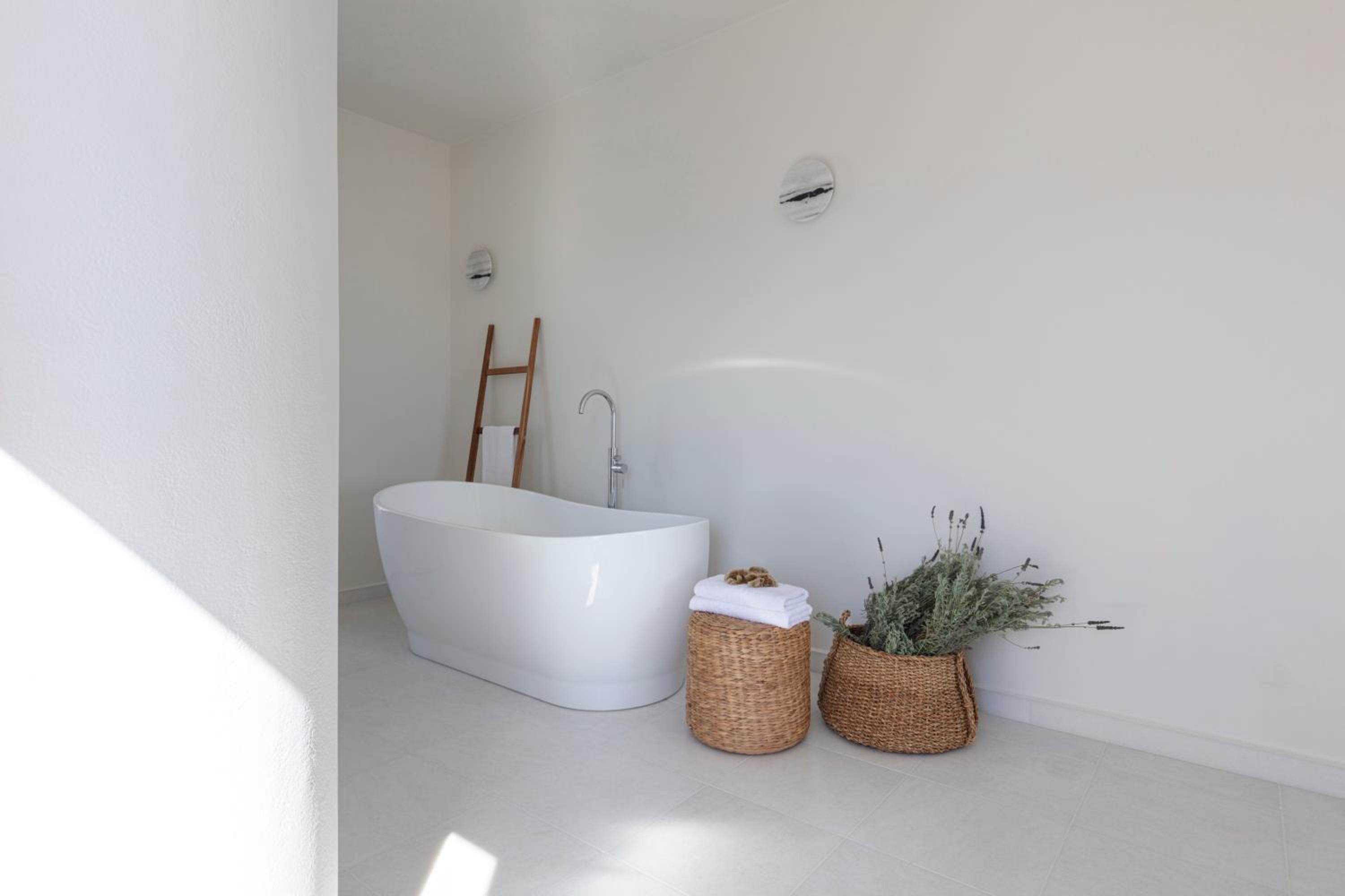 Deluxe Sea View Suite - Photo 17