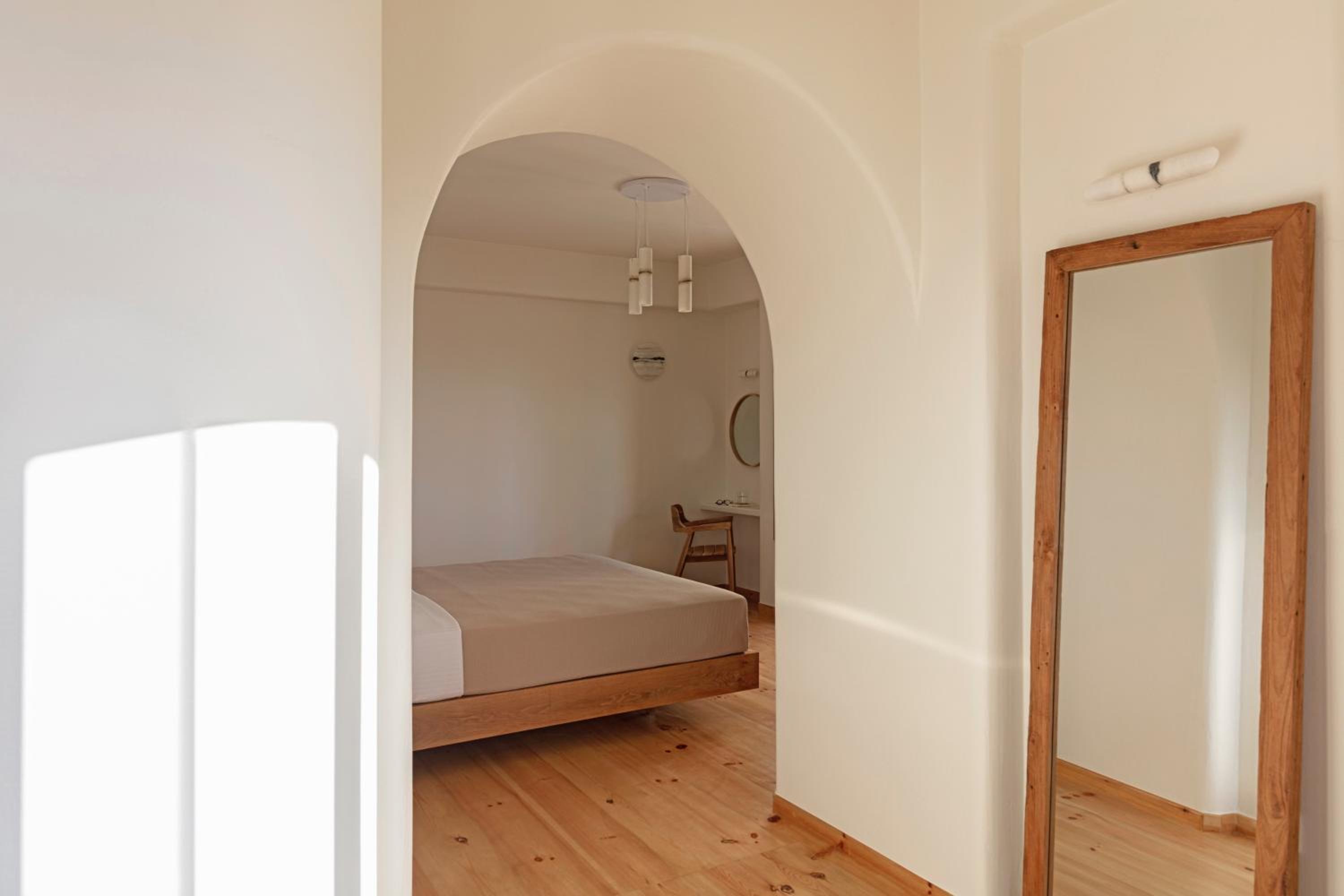 Deluxe Sea View Suite - Photo 10