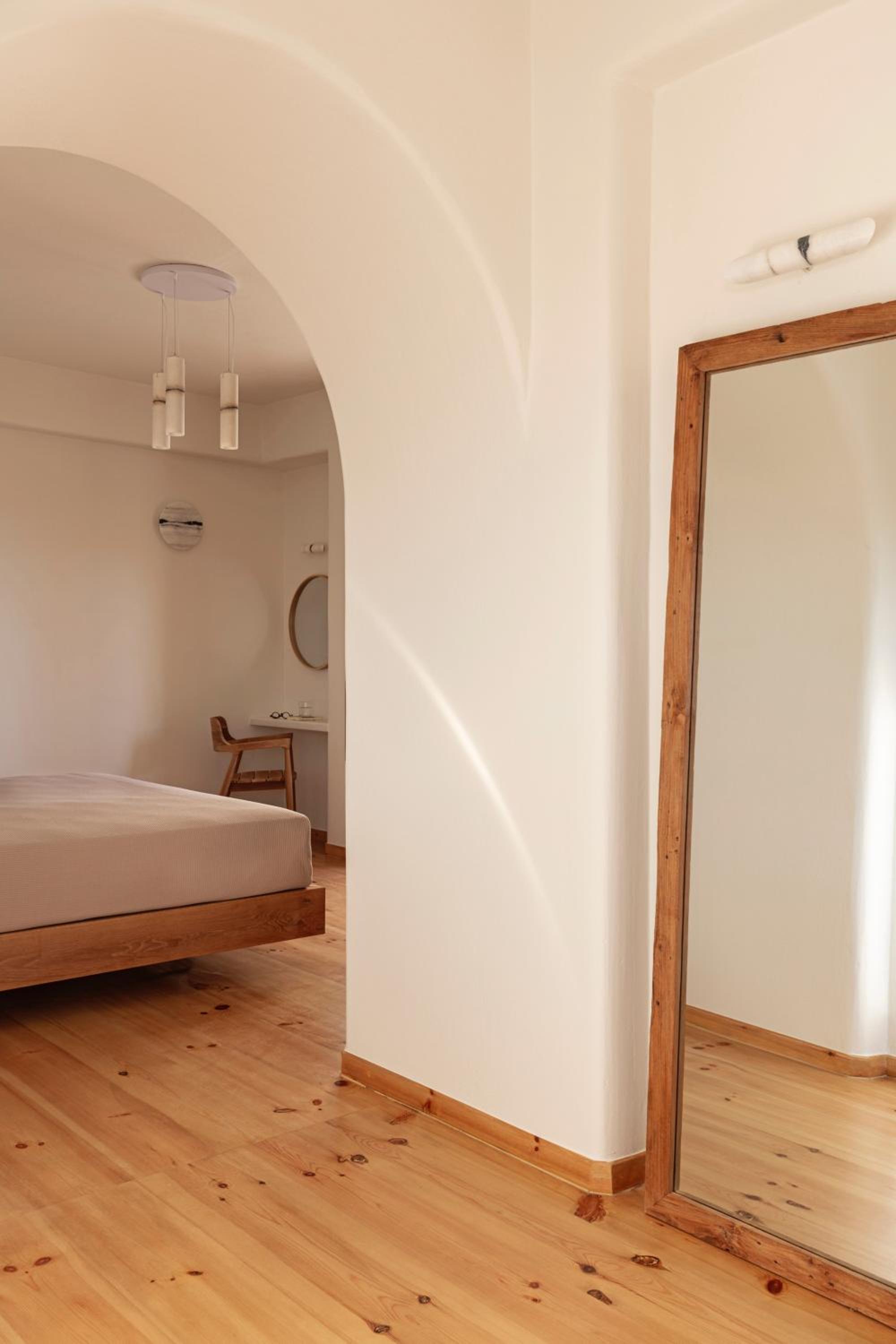 Deluxe Sea View Suite - Photo 9
