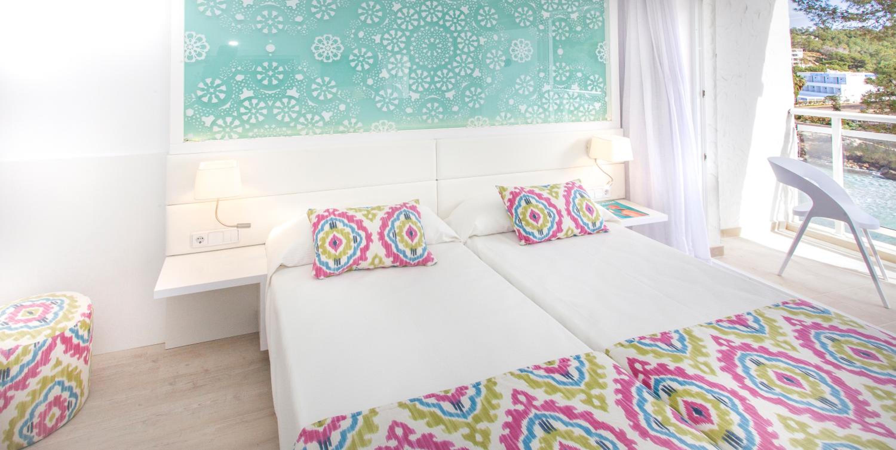 Double Room with Side Sea View photo 2