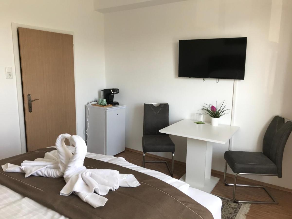 Standard Double Room - Photo 5