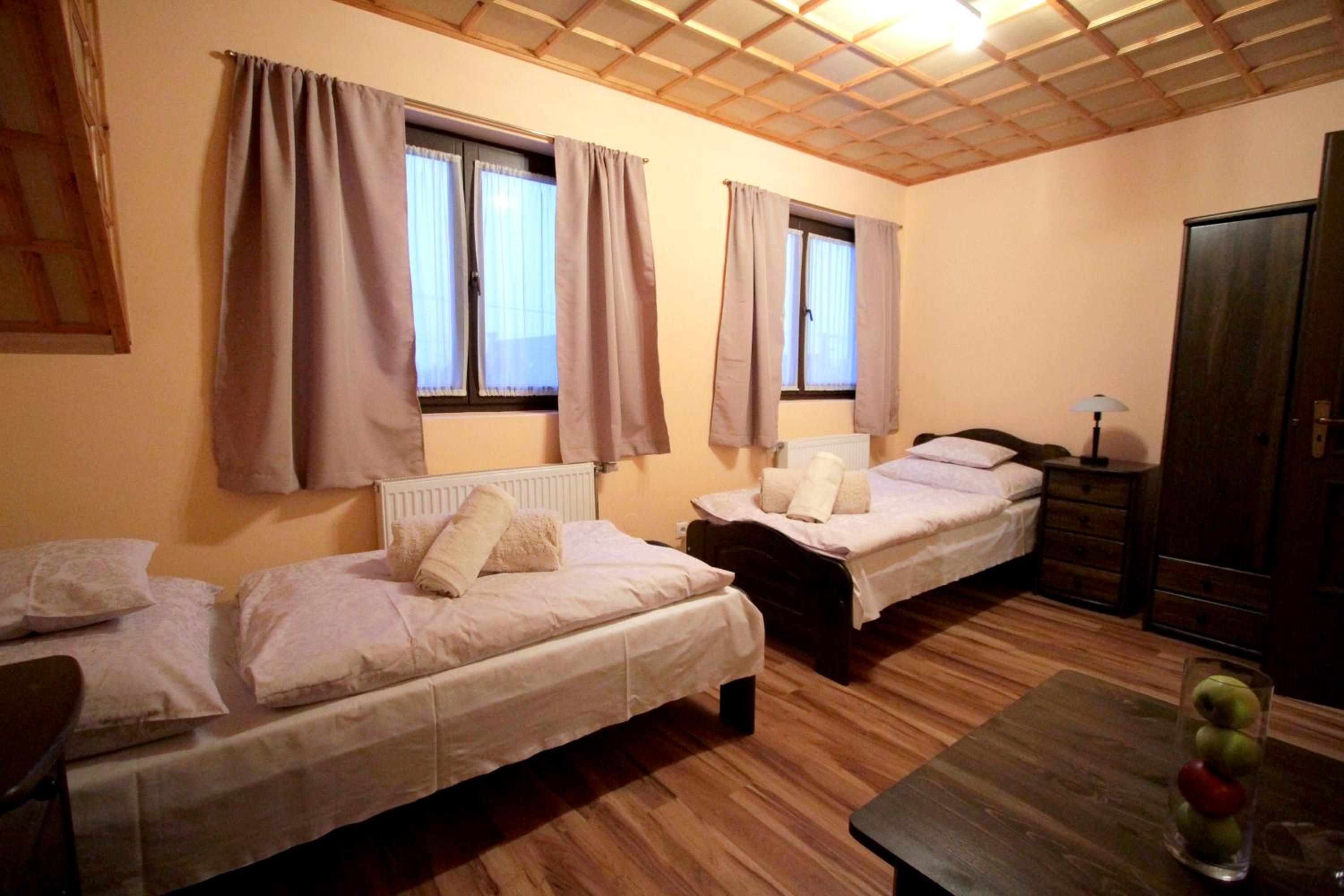 Twin Room with Bathroom photo 1