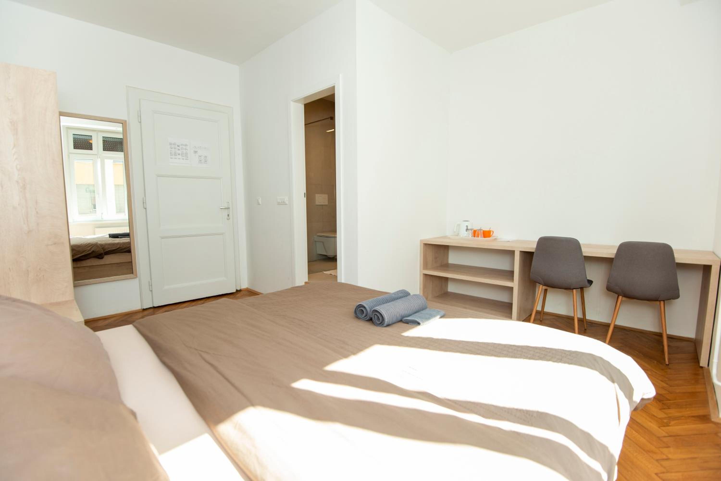 Double Room - Photo 14