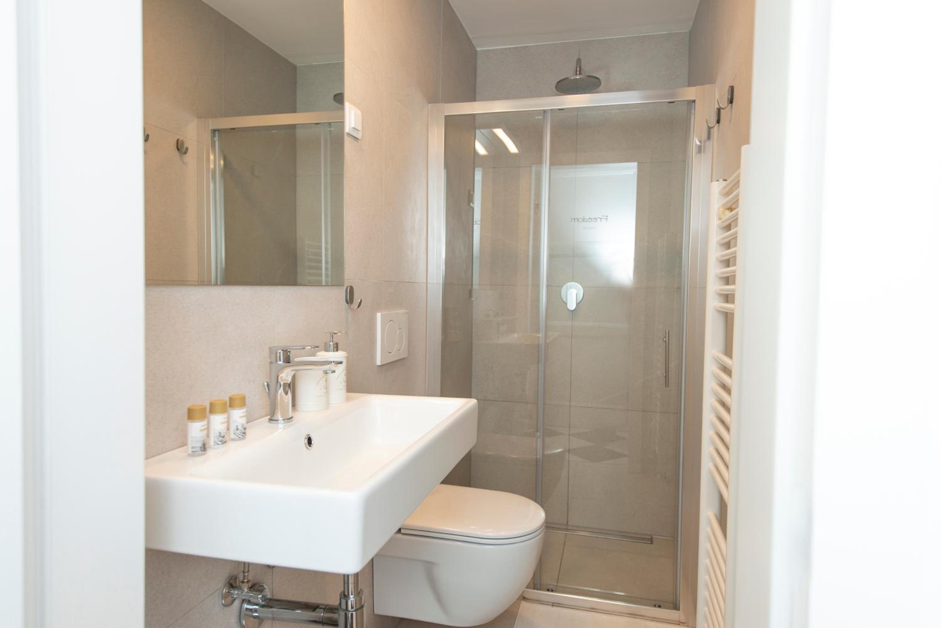 Double Room - Photo 2