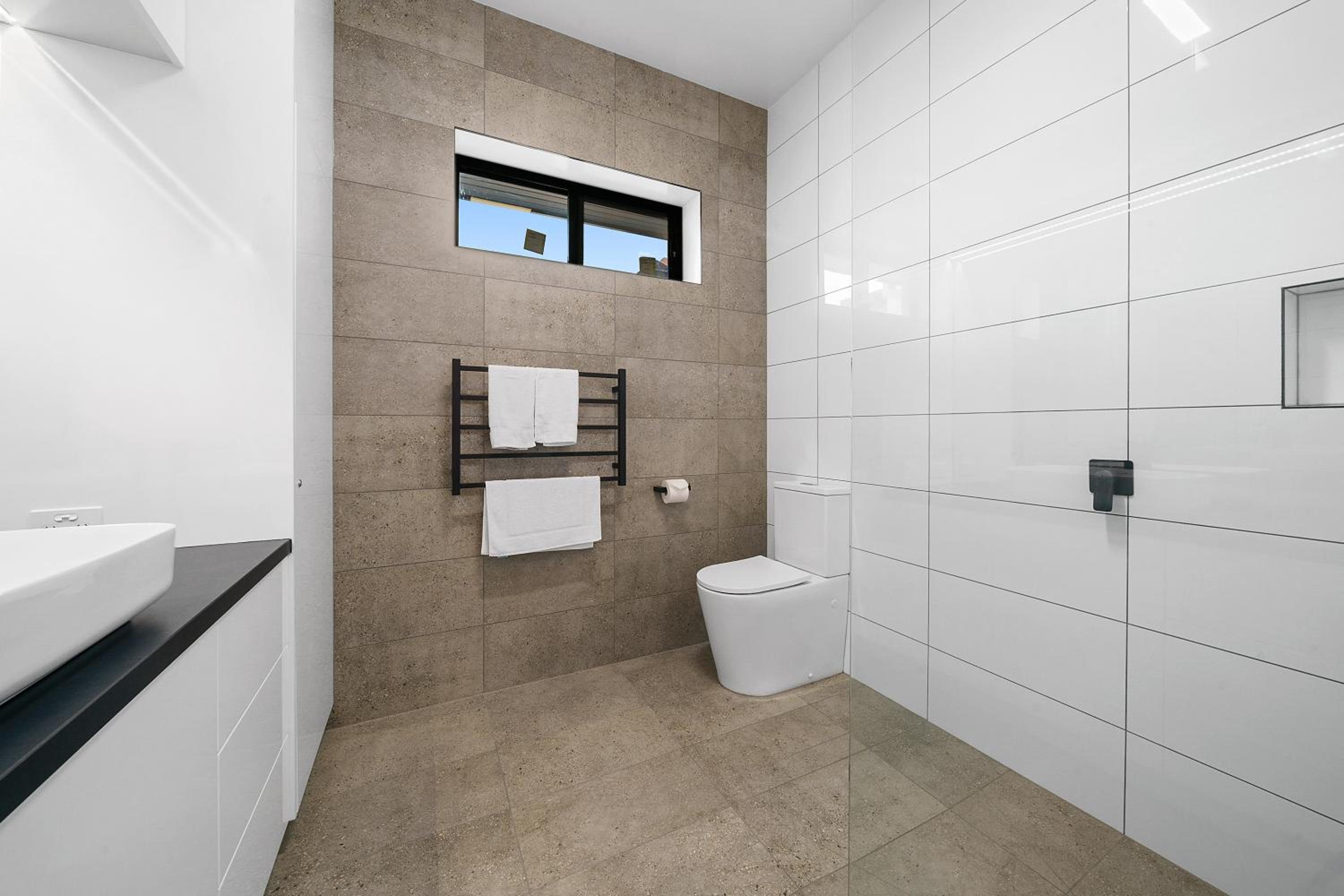 One-Bedroom Apartment - Benson House photo 3