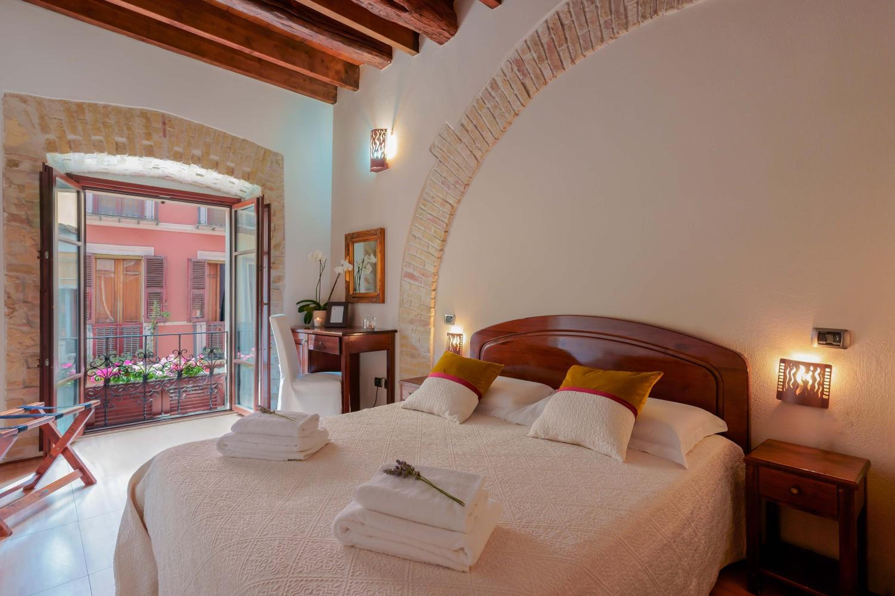 Double Room - Photo 1