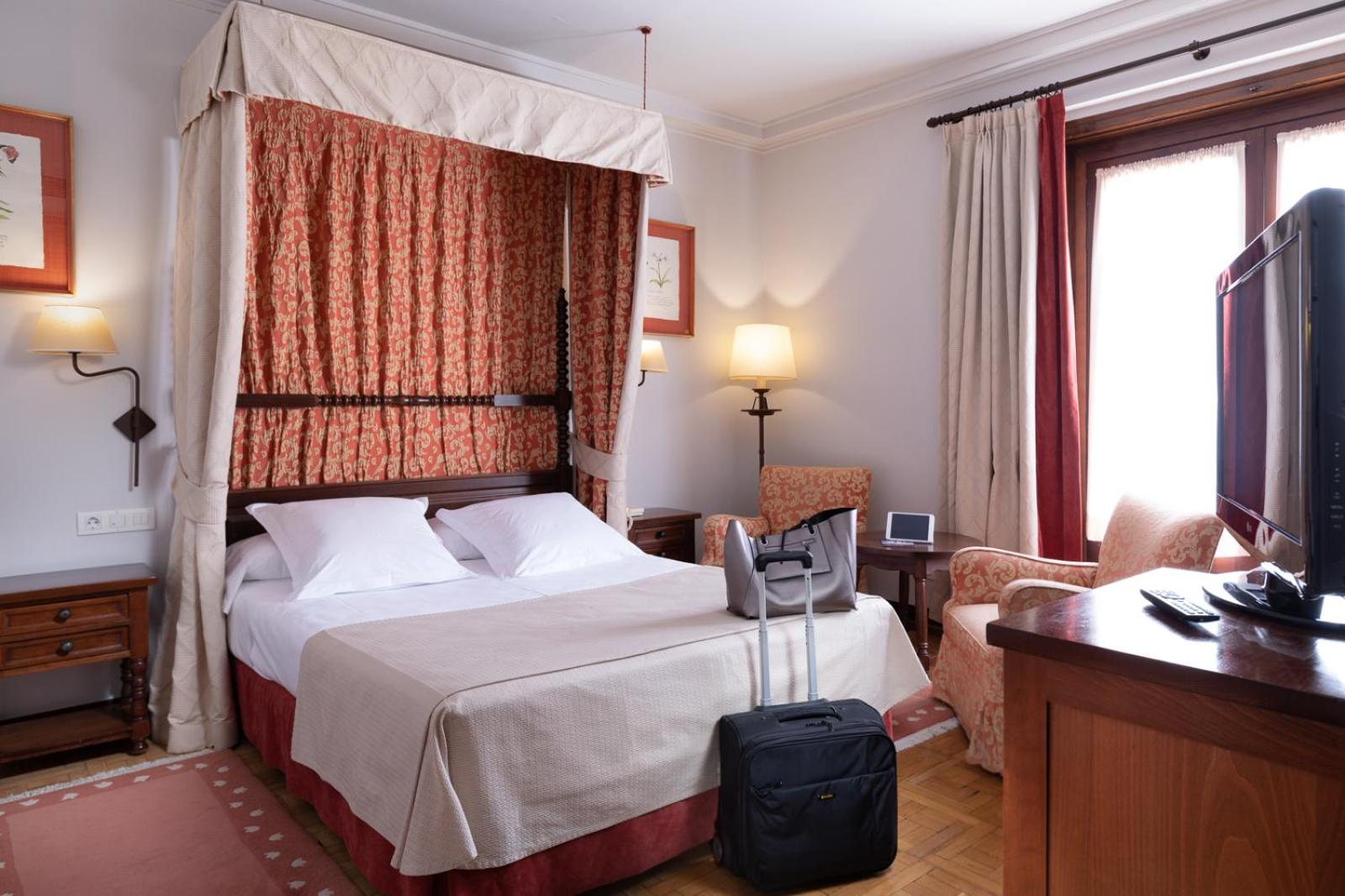 Standard Double Room - Photo 4