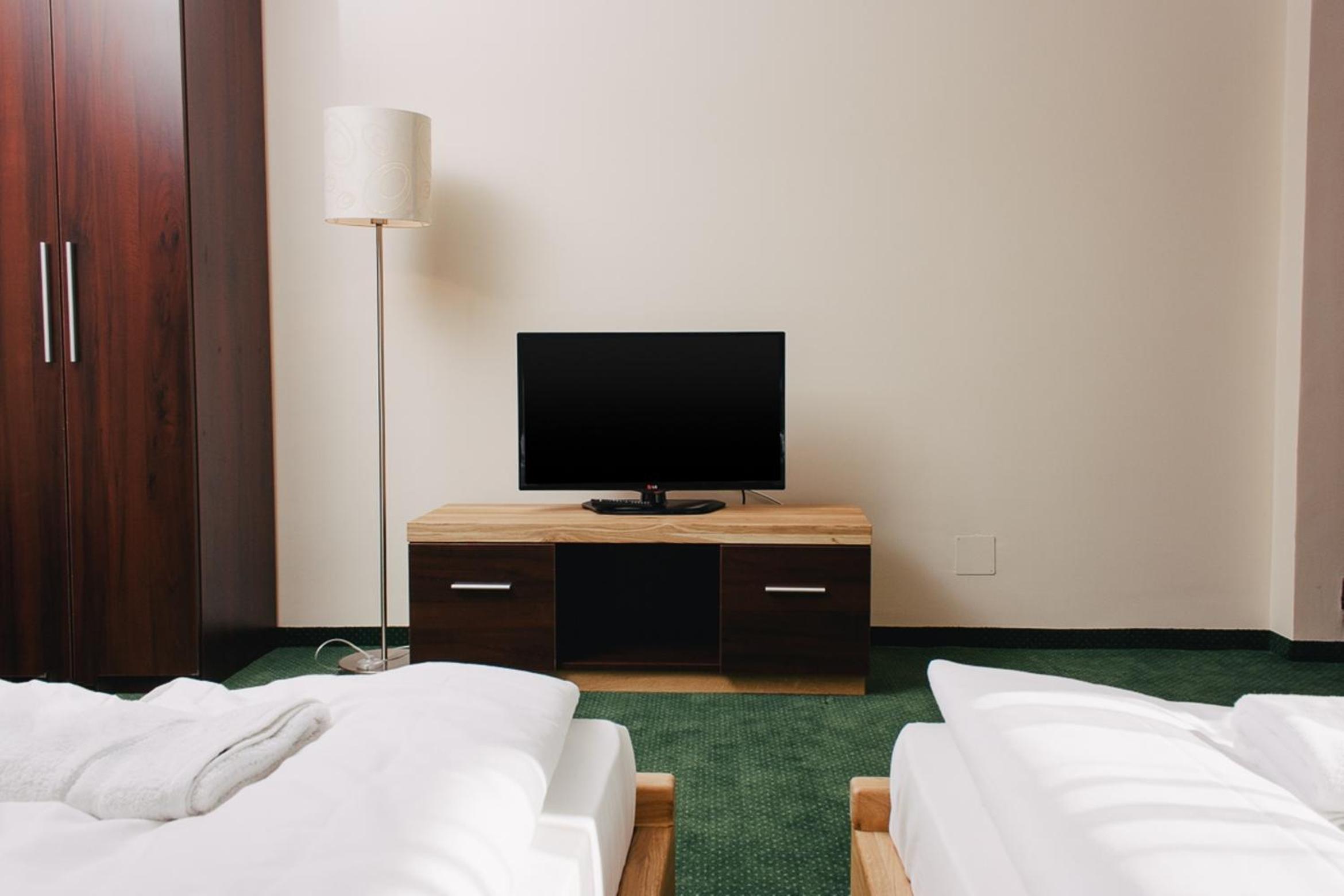 Twin Room - Photo 2