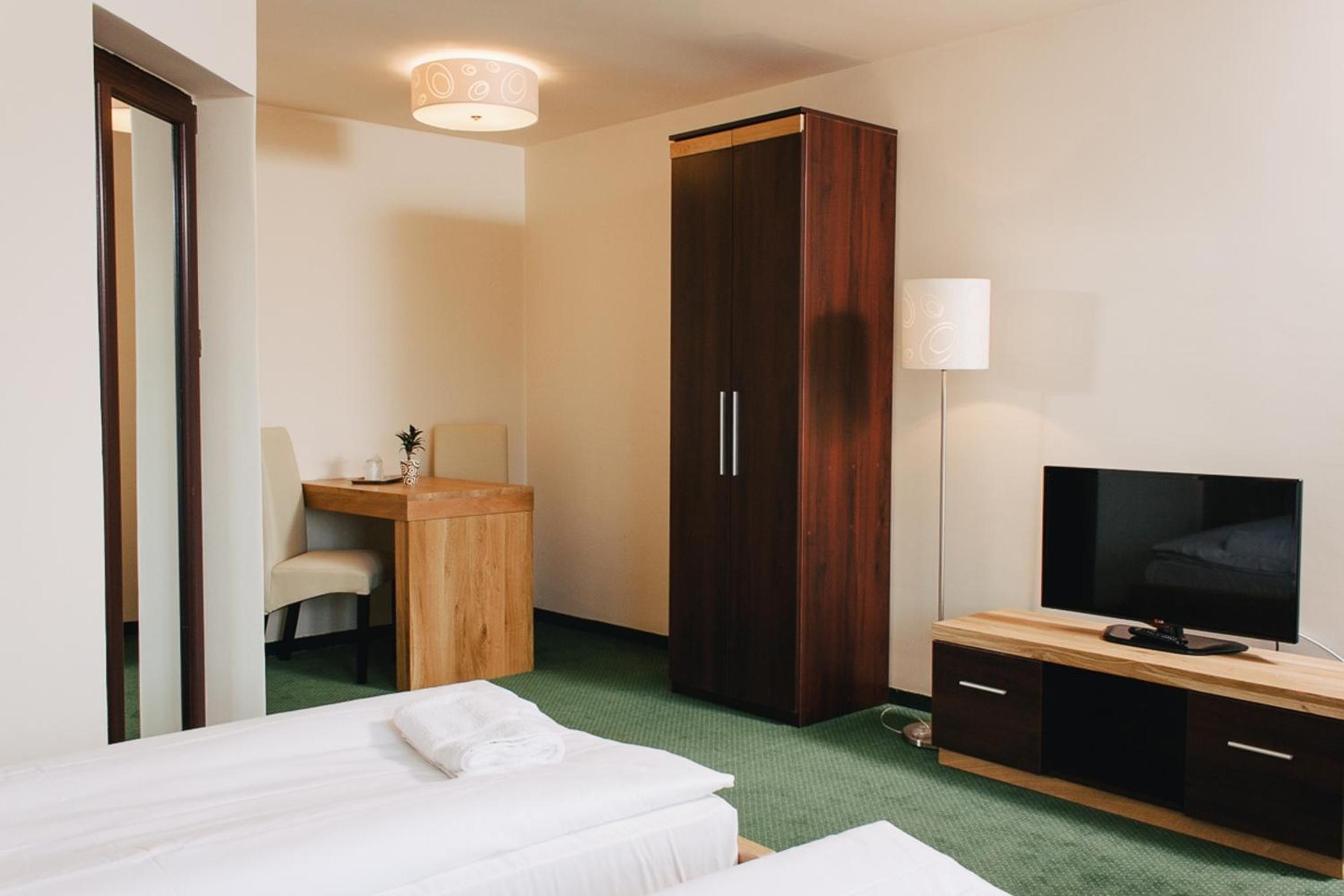 Twin Room - Photo 1