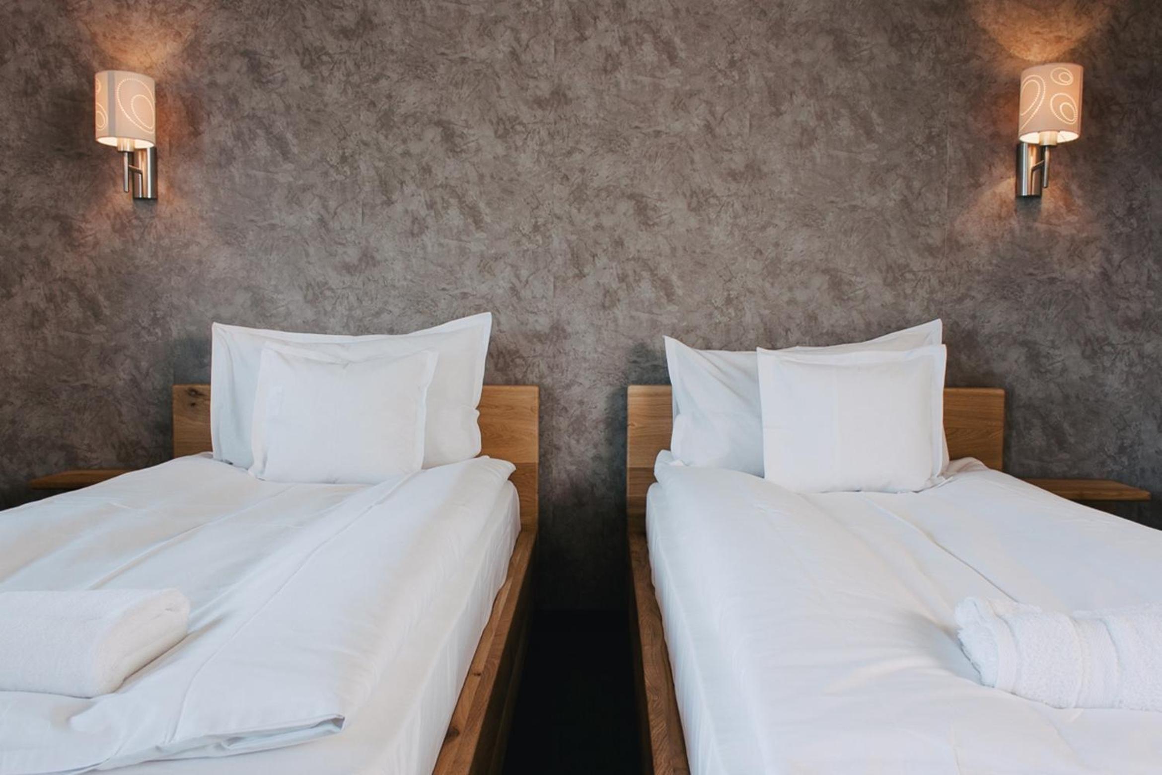 Twin Room - Photo 7