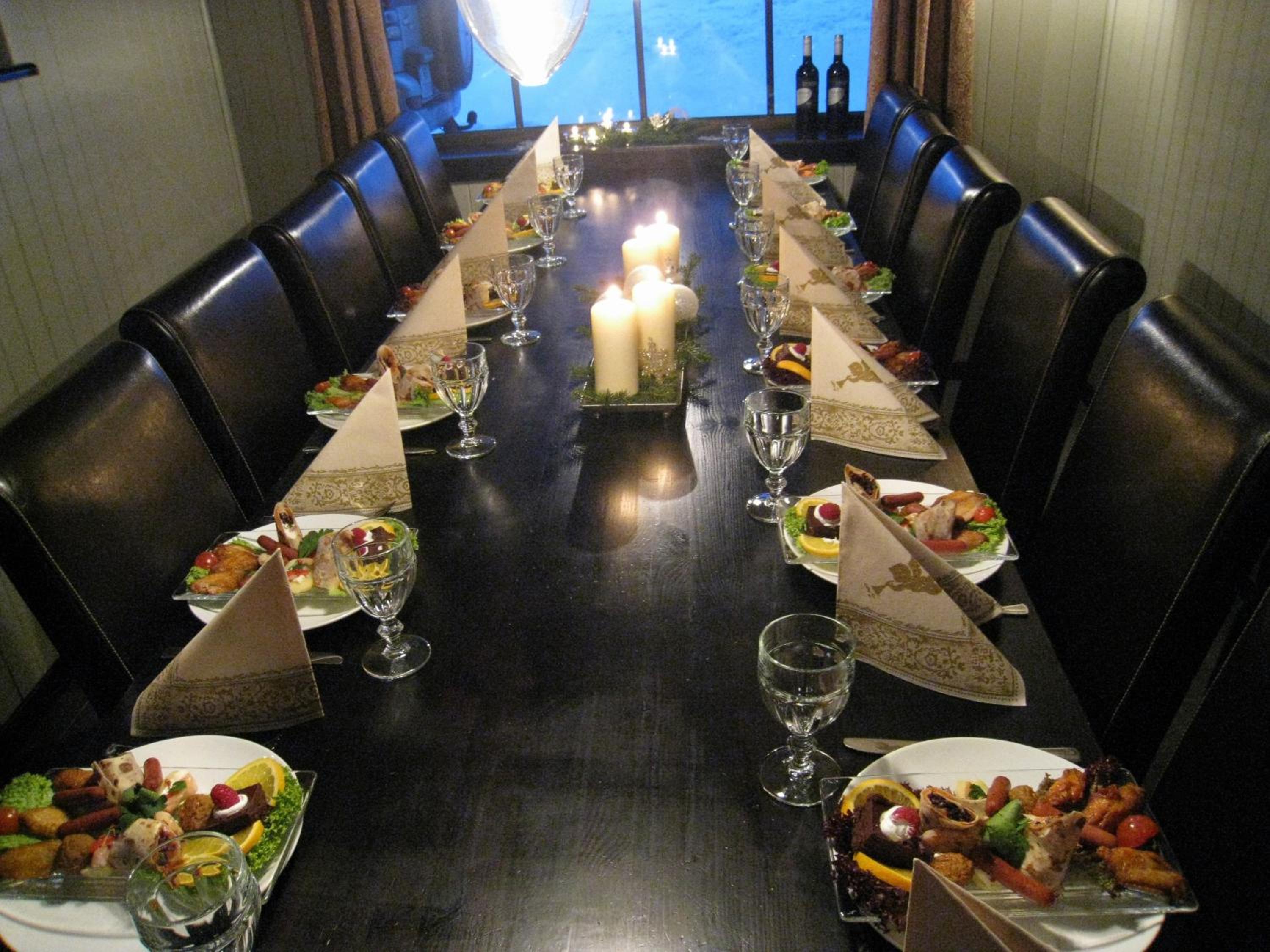 Five-Bedroom Apartment - Photo 4