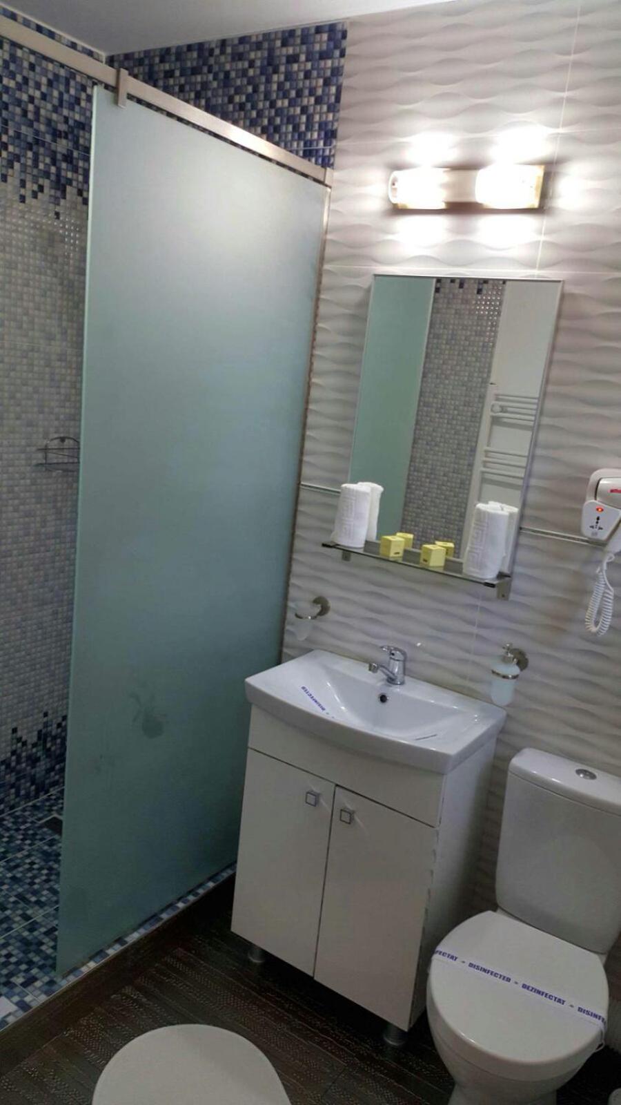 Economy Double Room - Photo 13