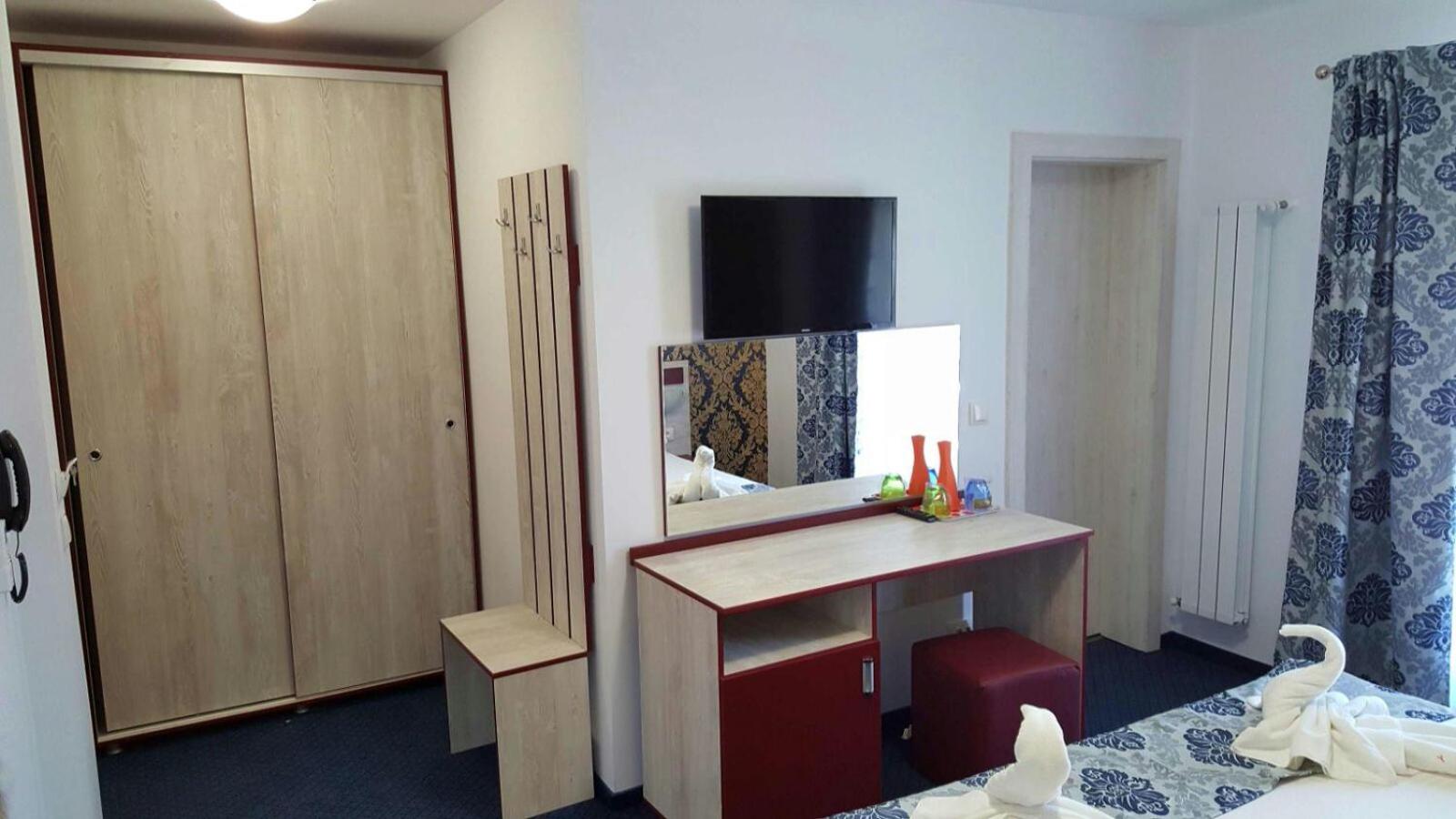 Economy Double Room - Photo 3