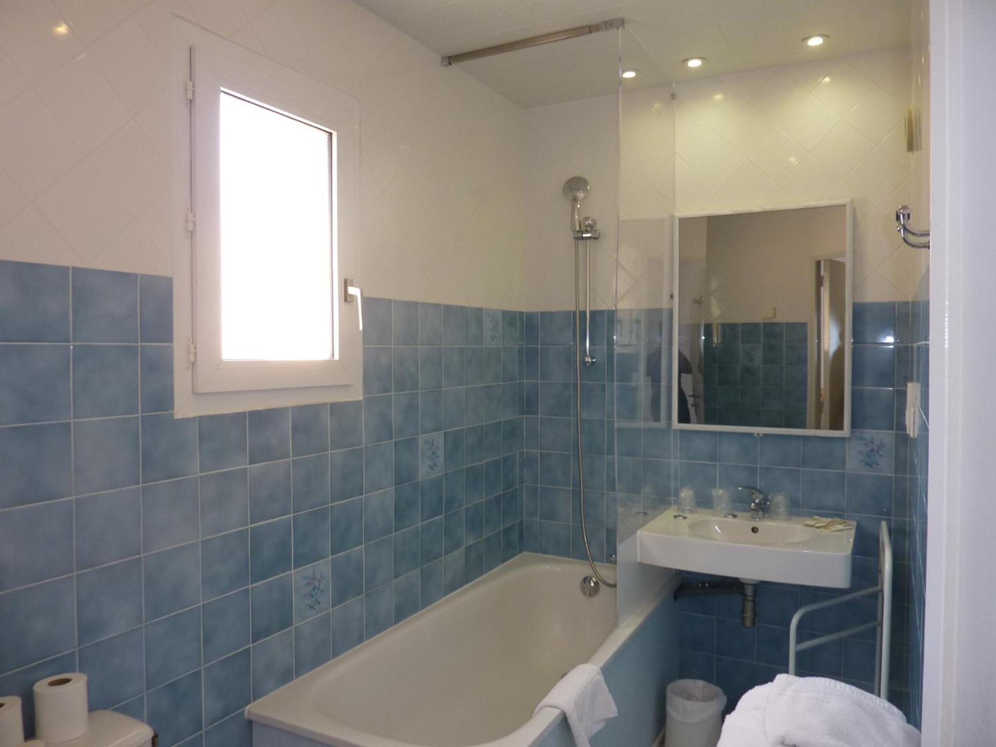 Double Room with Bathtub photo 3